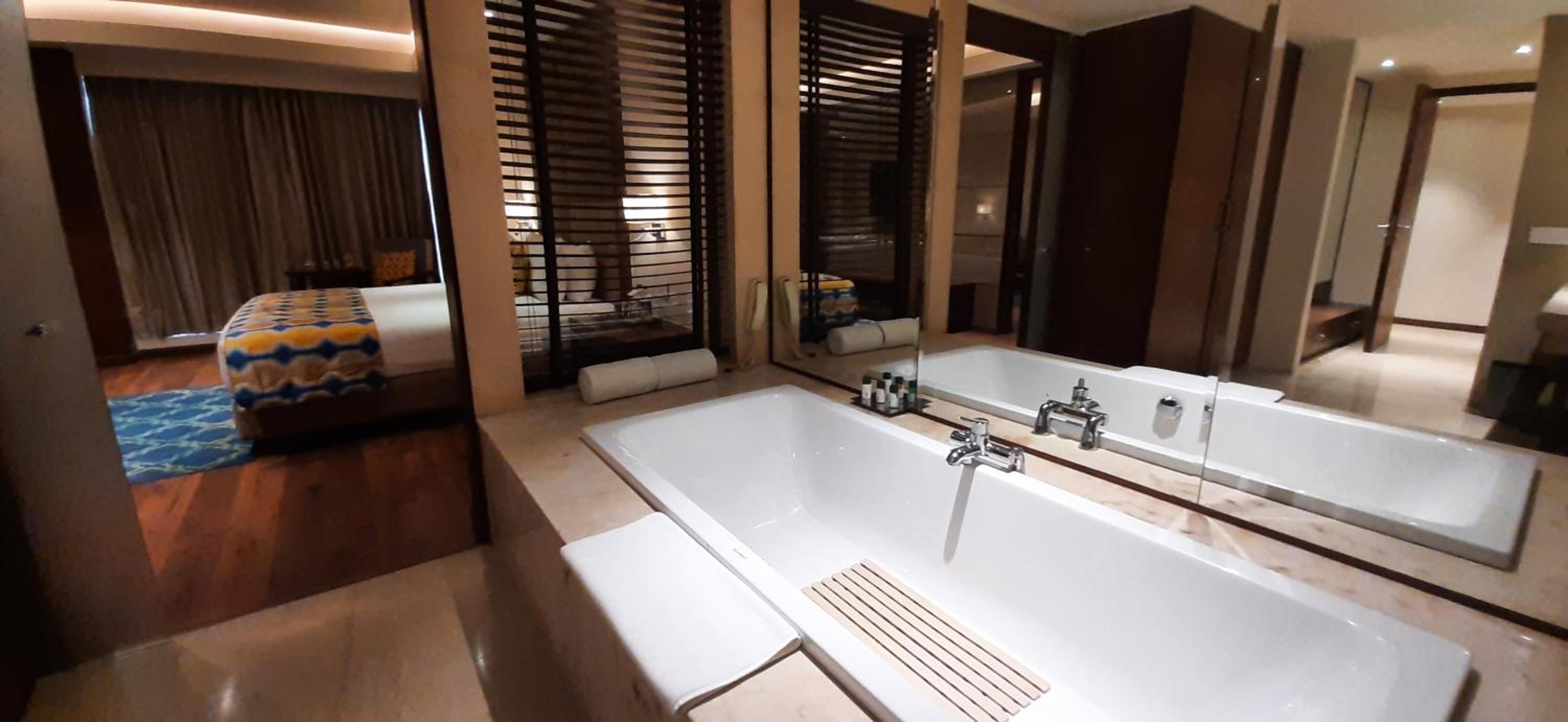 Executive Suite 20% discount on laundry, Early check-in and Late check-out subjected to availability - Photo 7