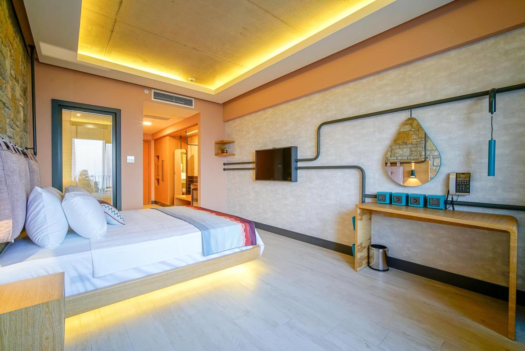 King Room with Sea View - Photo 1