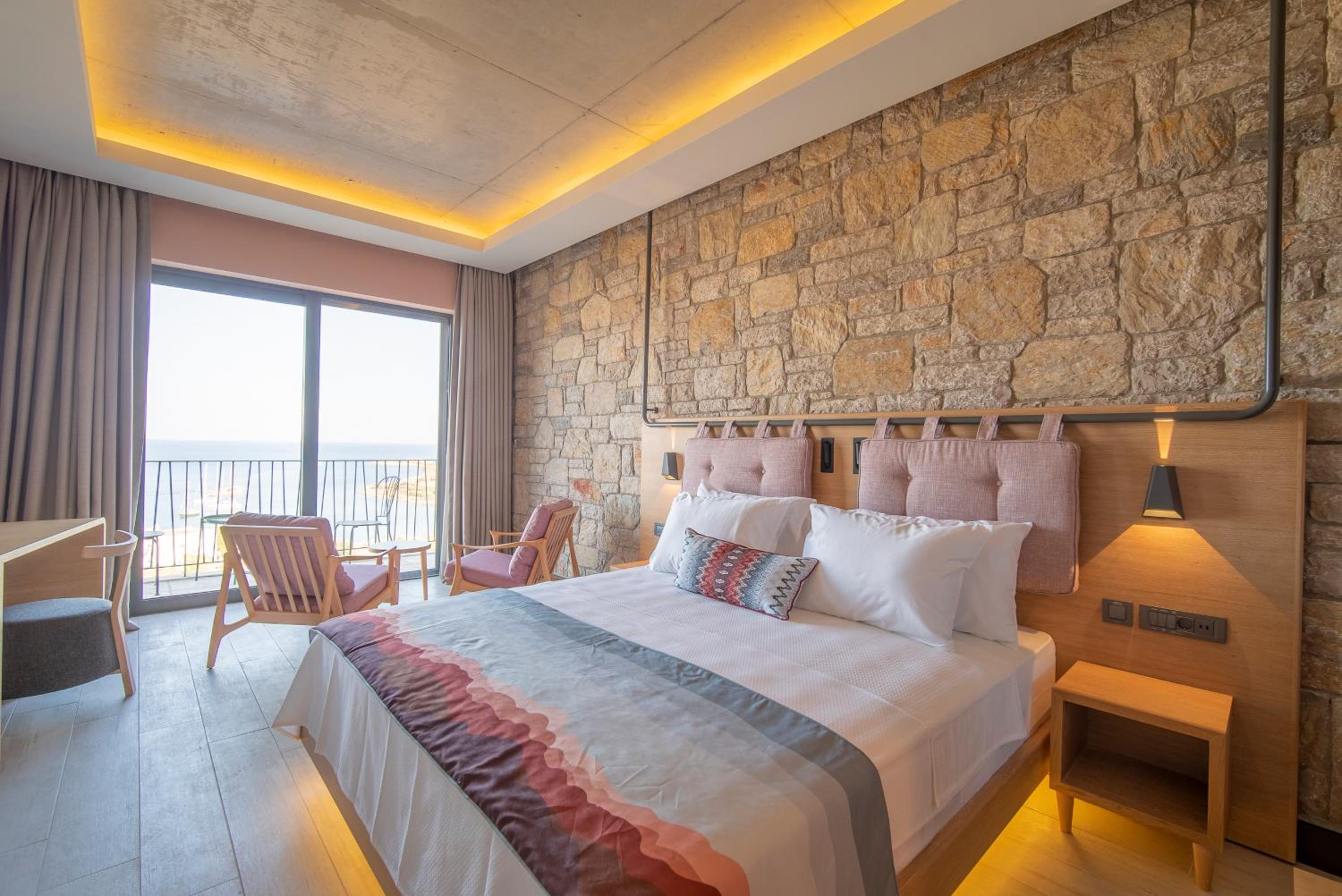 King Room with Sea View - Photo 3
