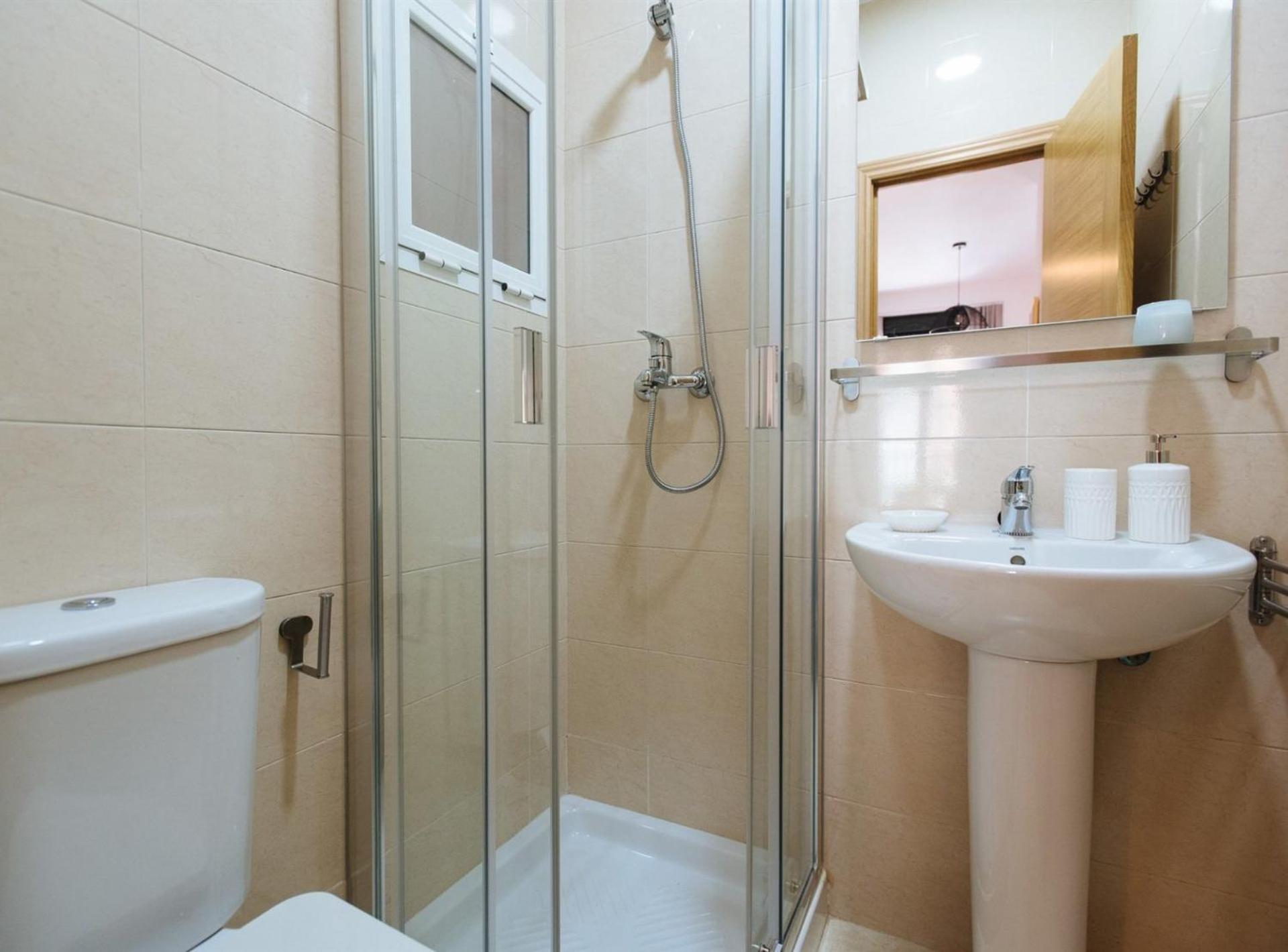 Apartment with Balcony - Photo 4