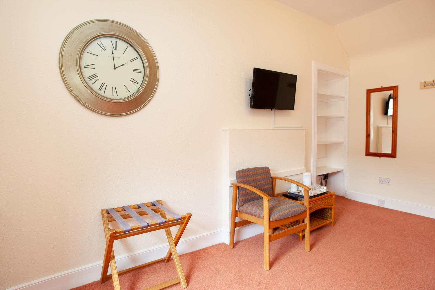 Deluxe Triple Room - Photo 8