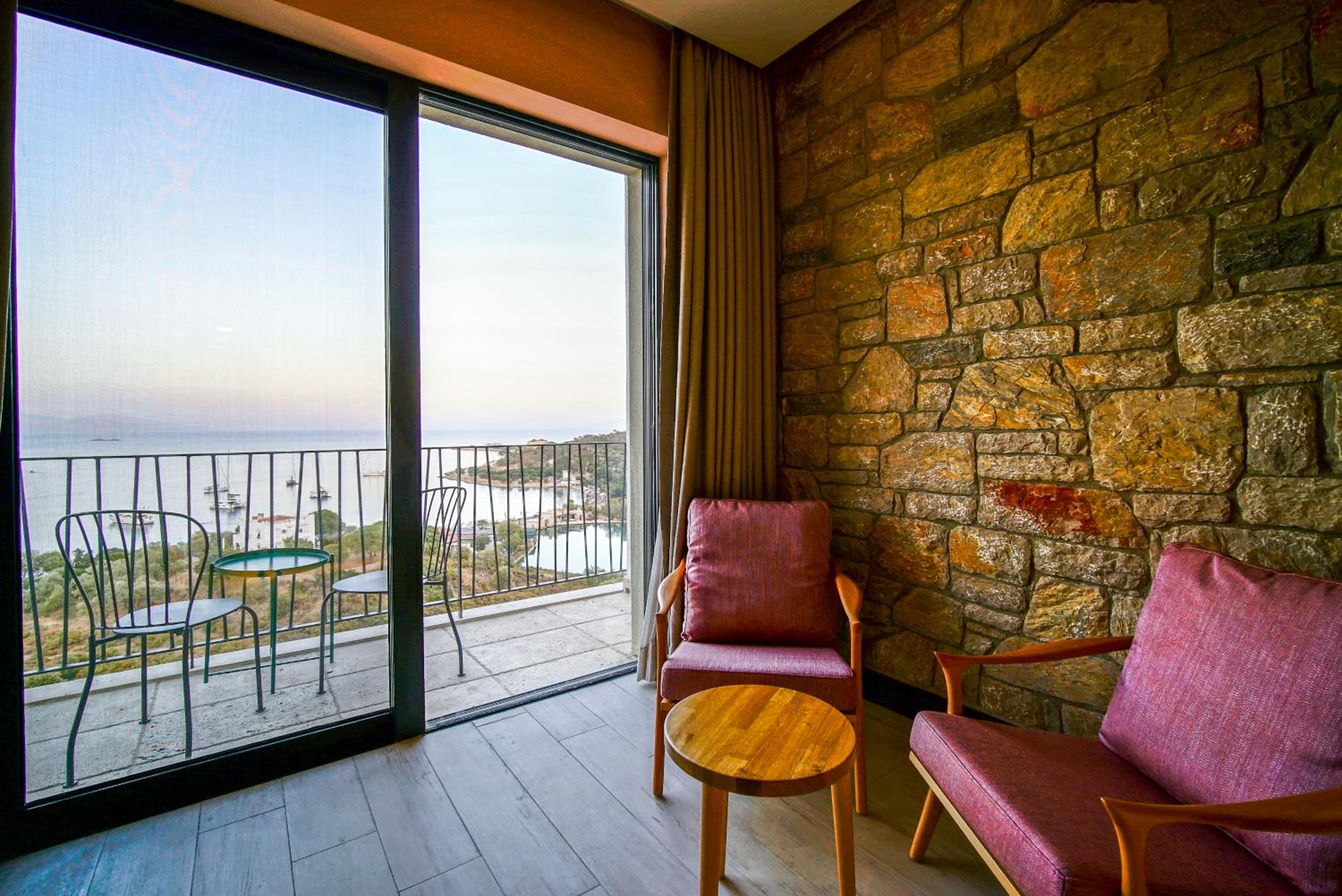 King Room with Sea View - Photo 4