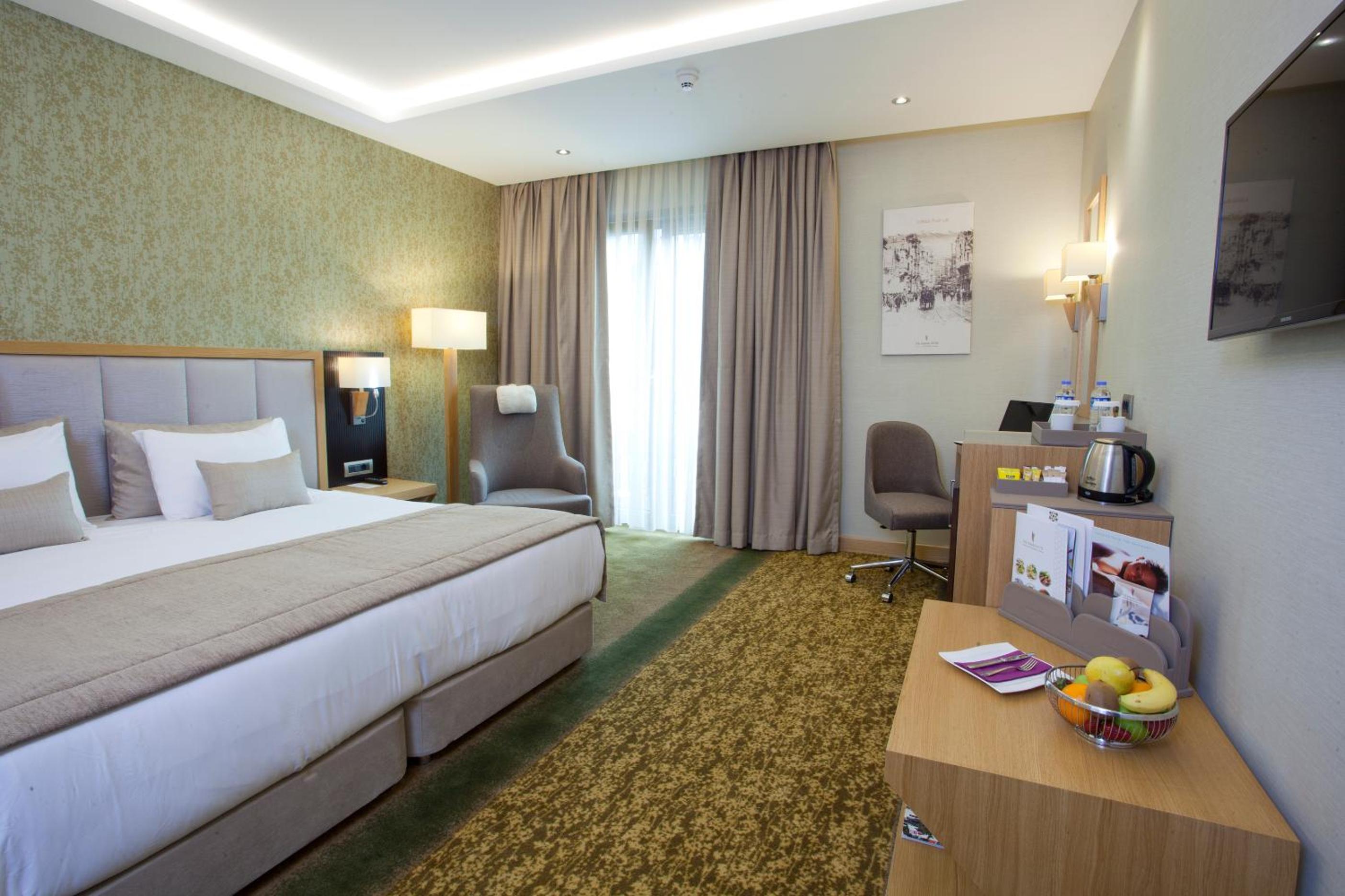 Available room thumbnail 5