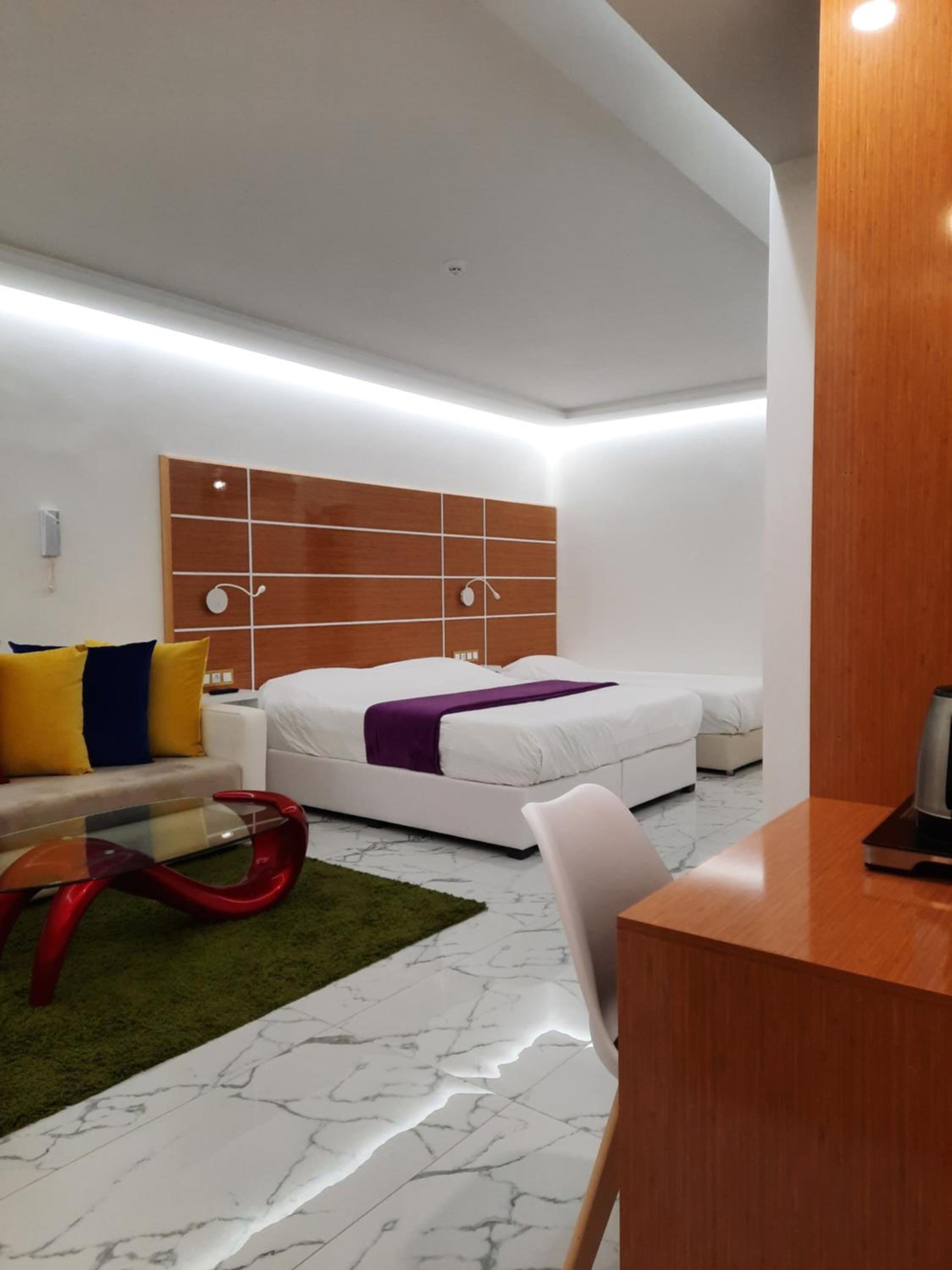 One-Bedroom Apartment - Photo 9