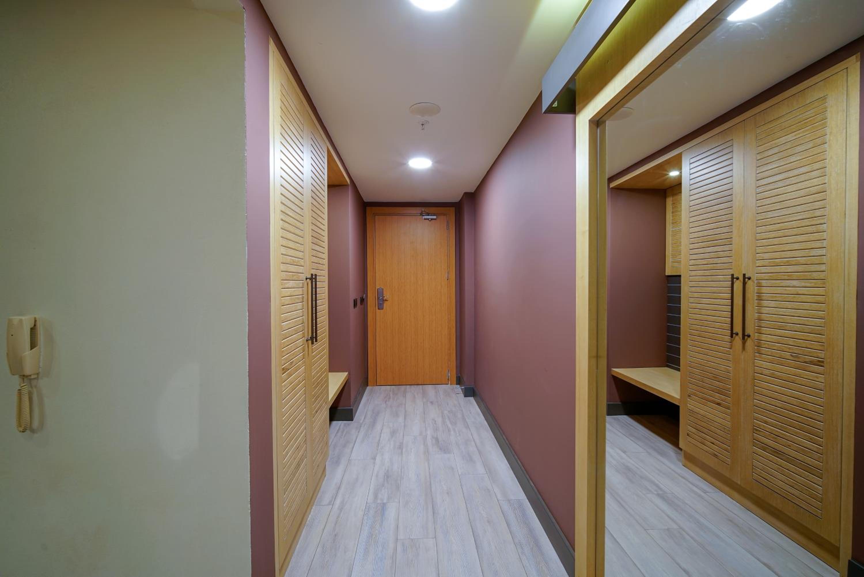 Deluxe Double Room with Balcony and Sea View - Photo 5
