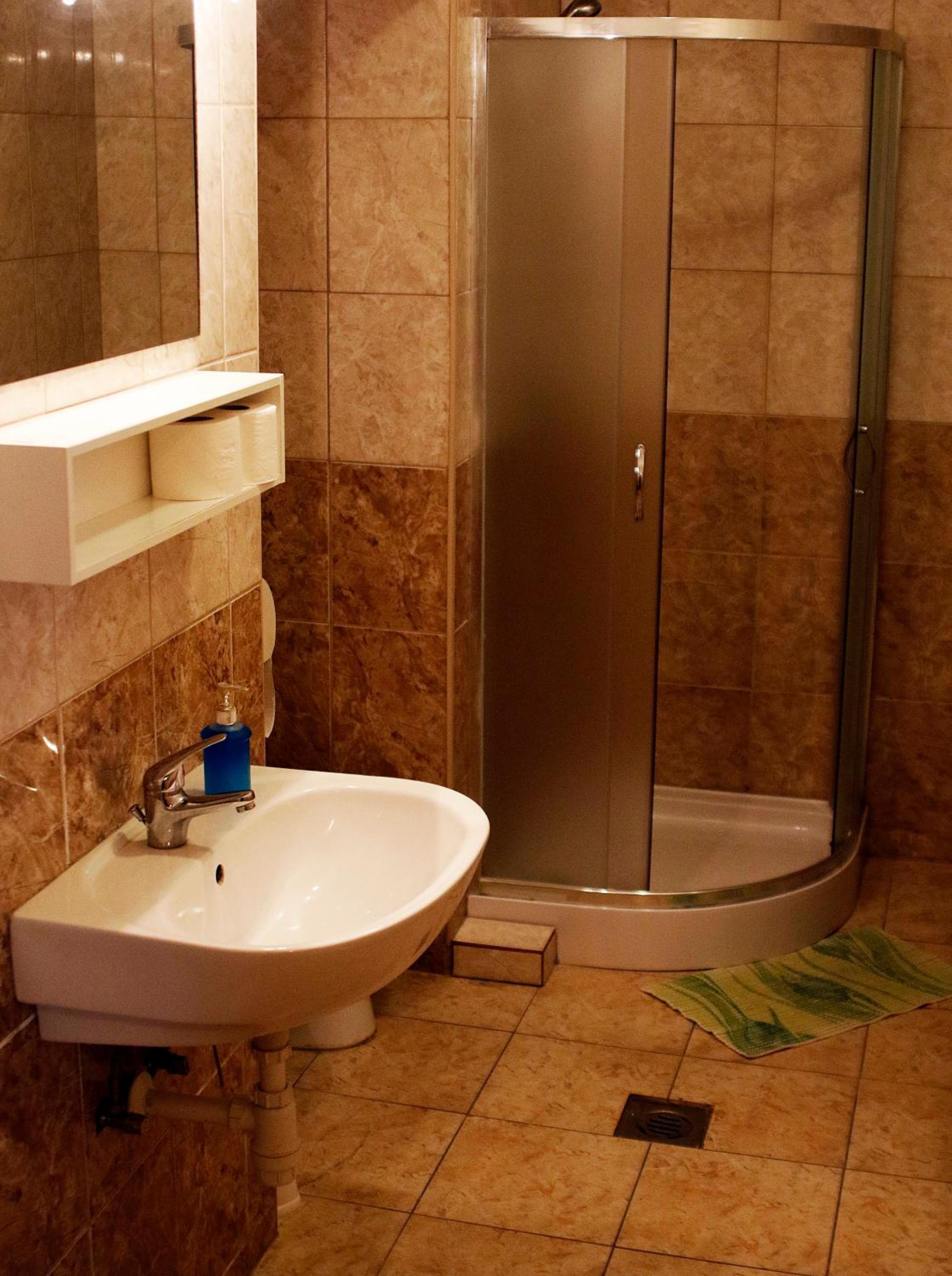 Standard Double or Twin Room - Photo 12