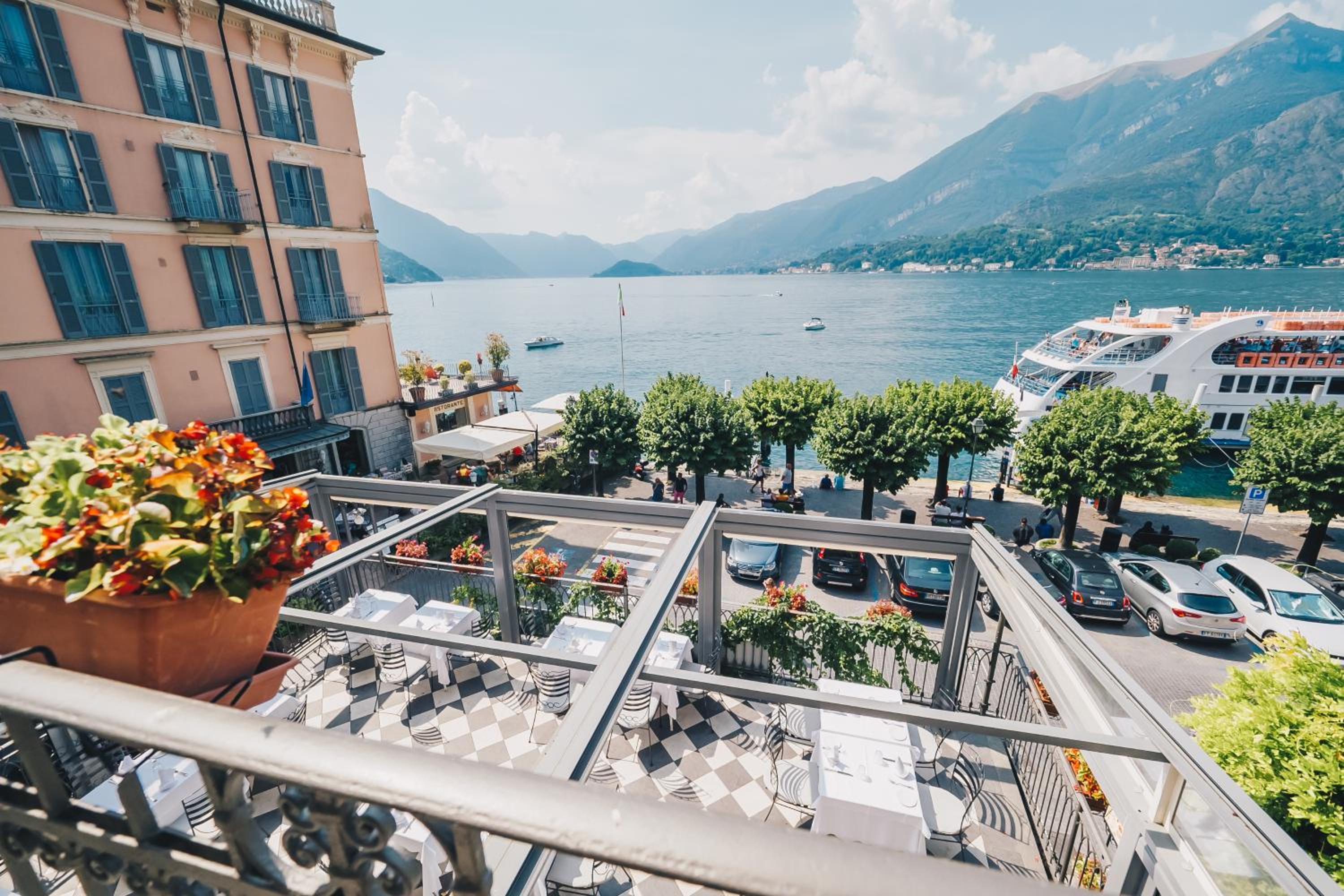 Standard Double Room with Lake View photo 3
