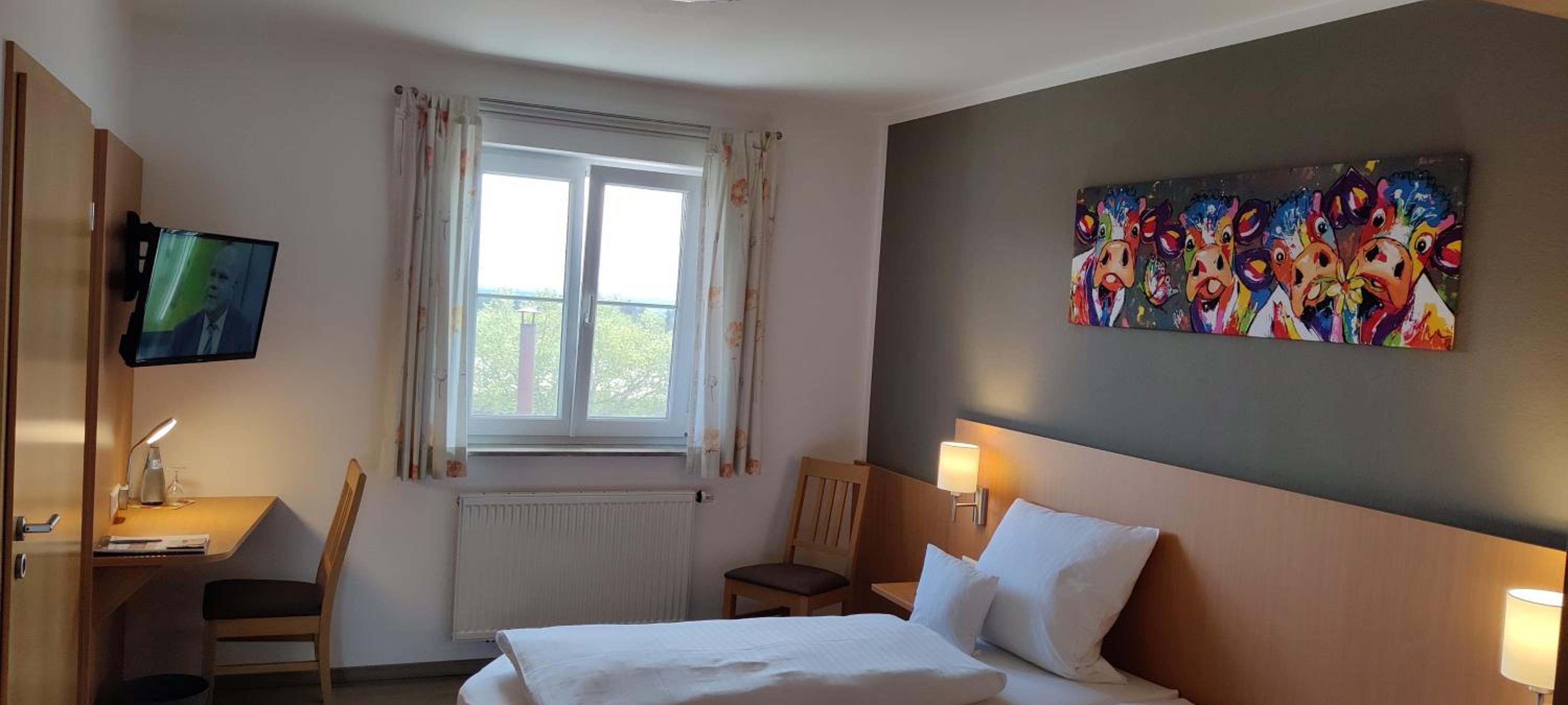 Economy Double Room photo 2