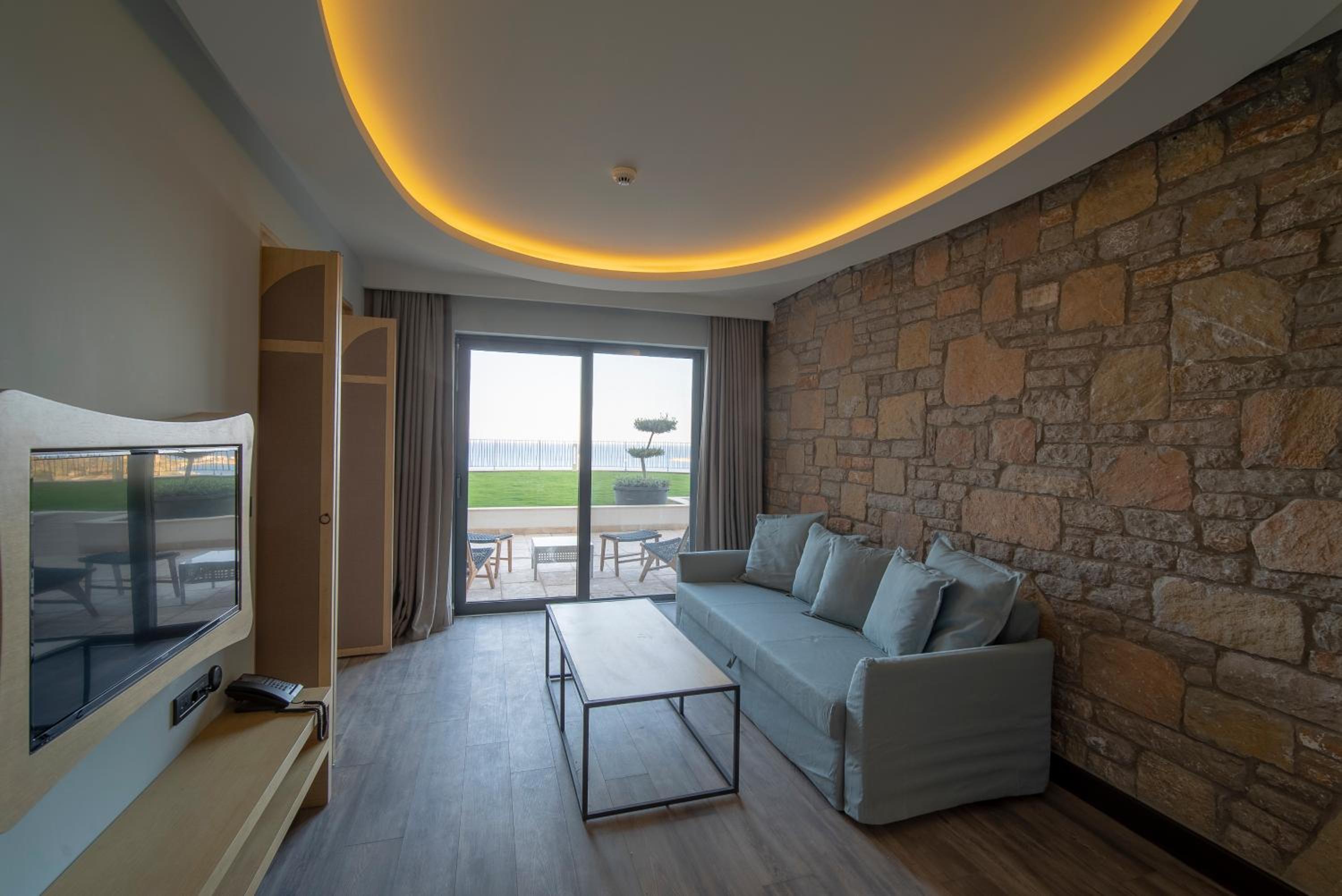 Suite with Terrace - Photo 1