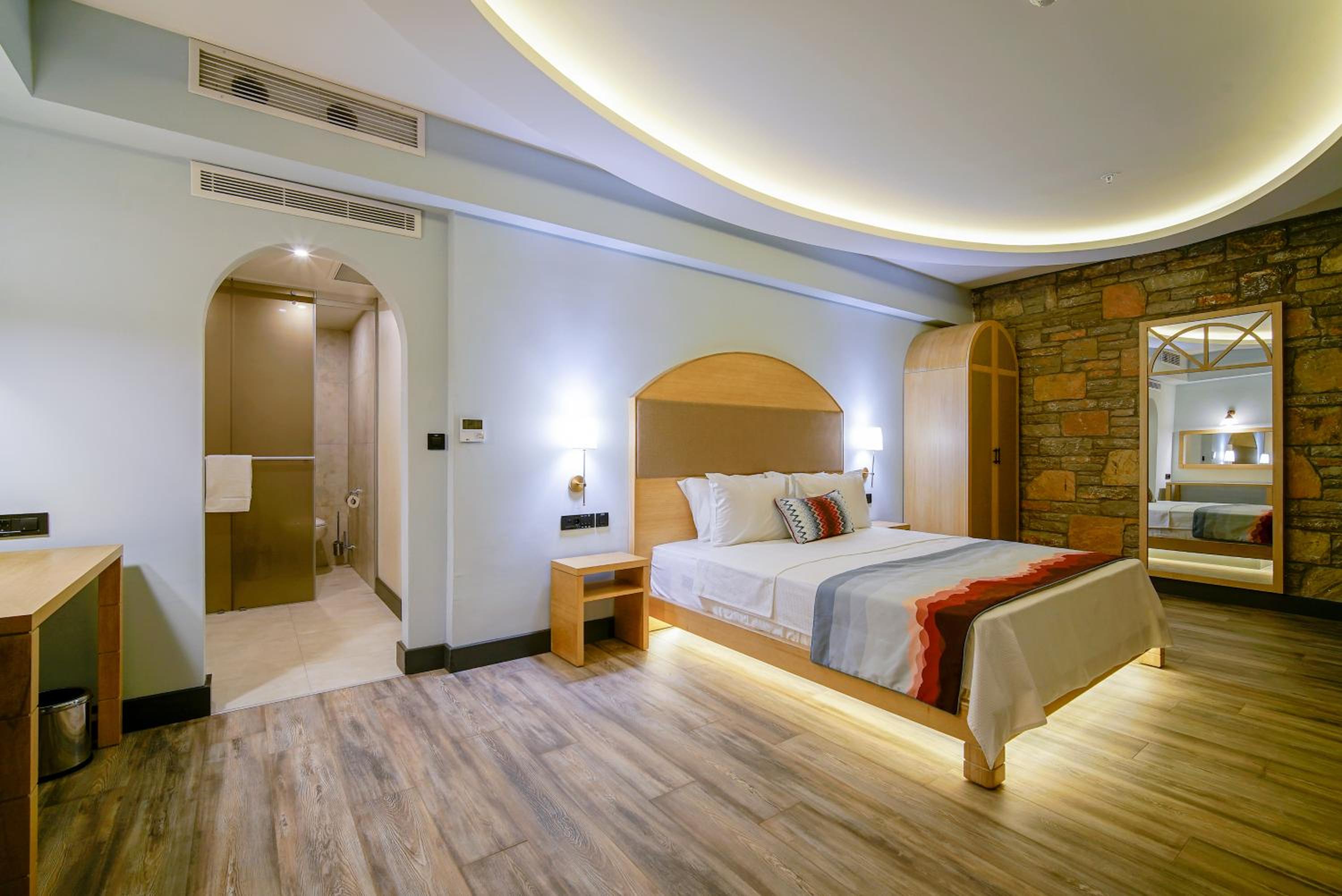 Suite with Terrace - Photo 4