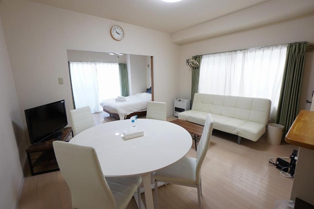 Family Room - Photo 16