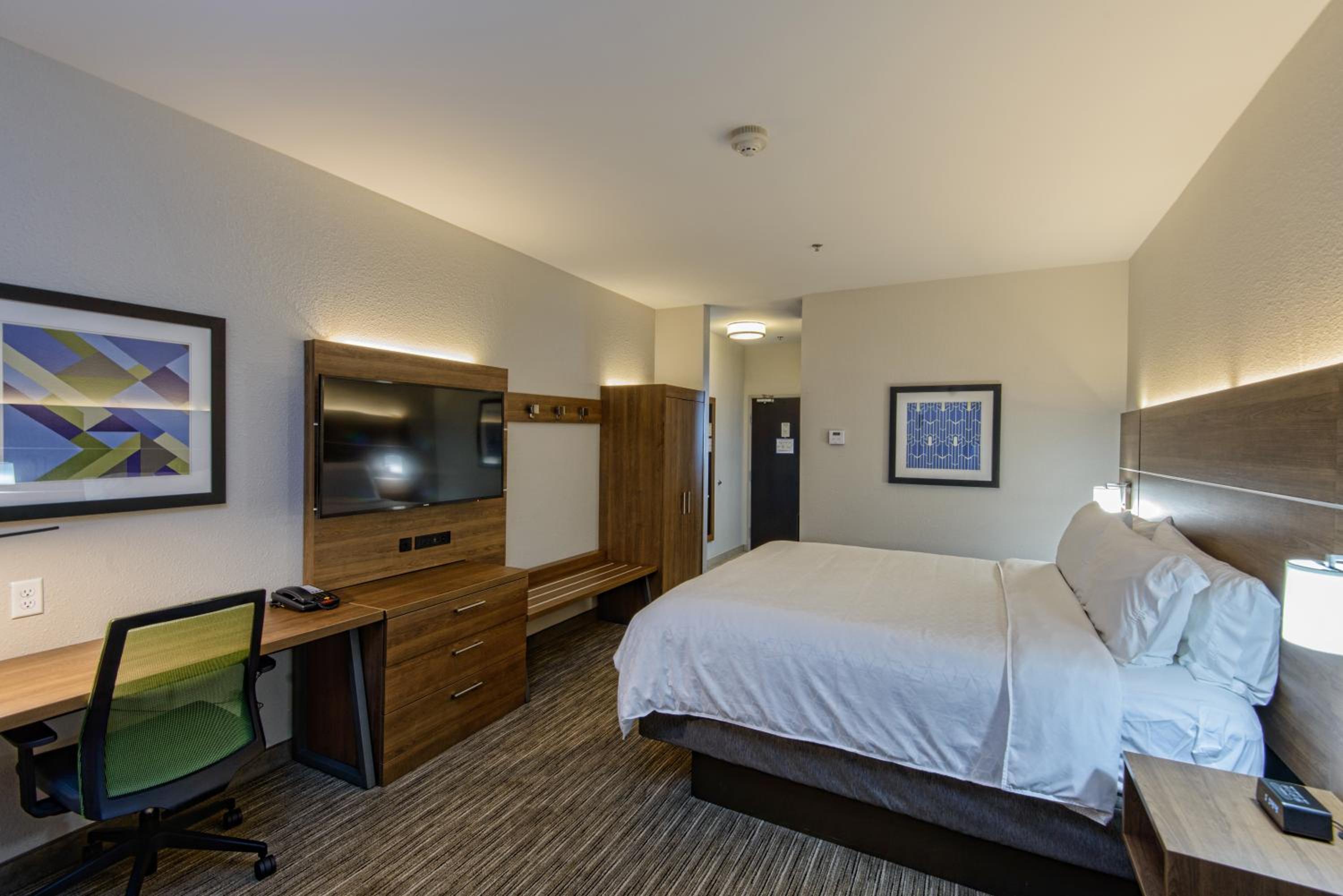 Standard King Room - Photo 1