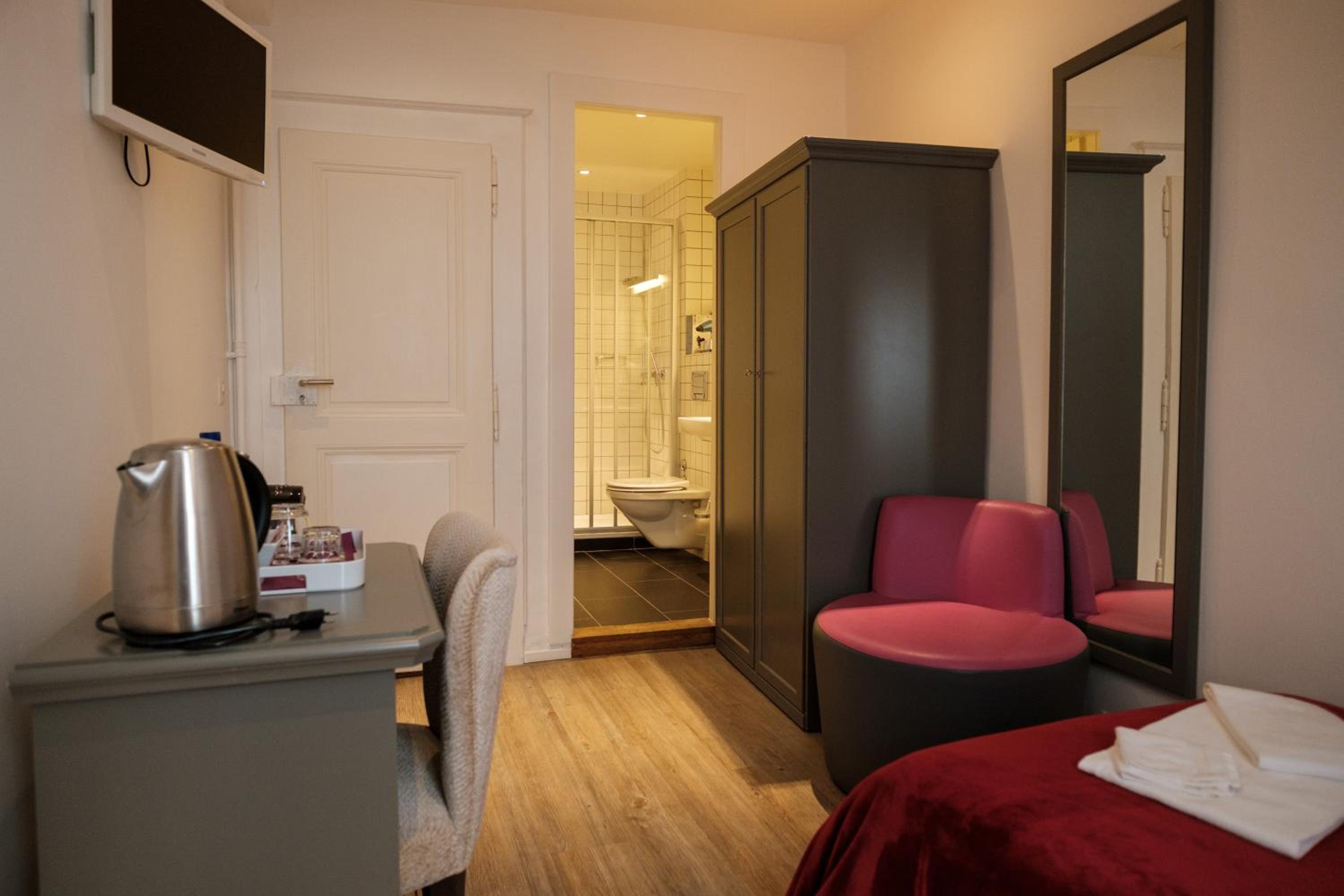 Single Room photo 2