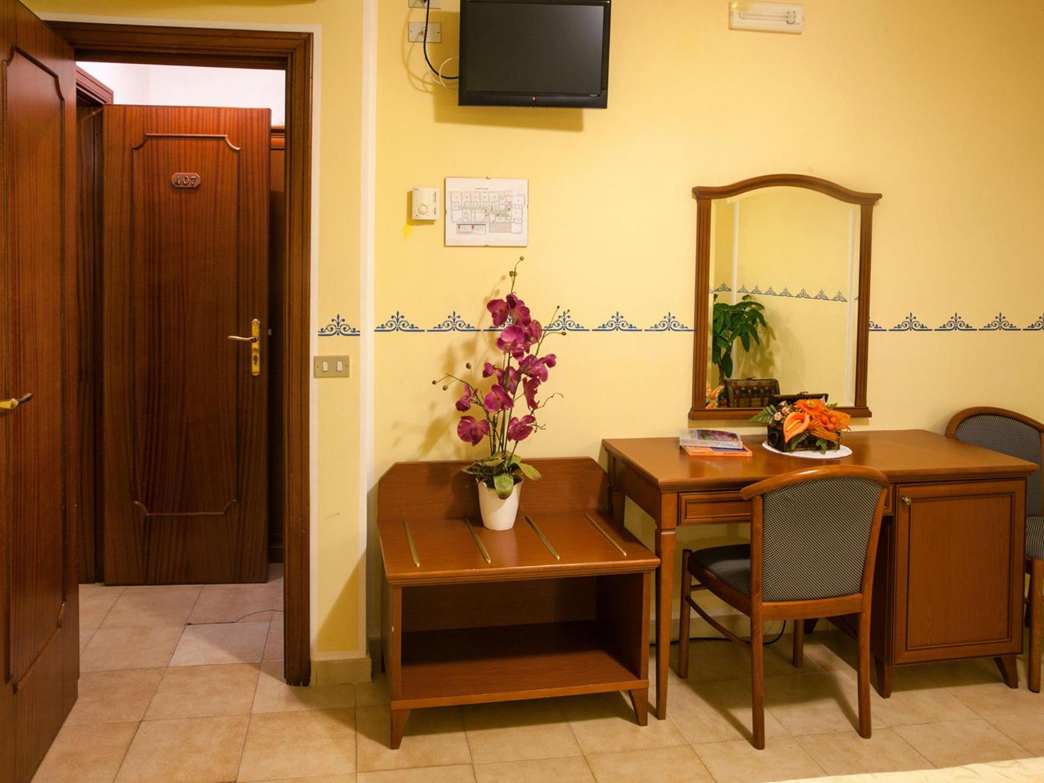 Classic Triple Room - Photo 4
