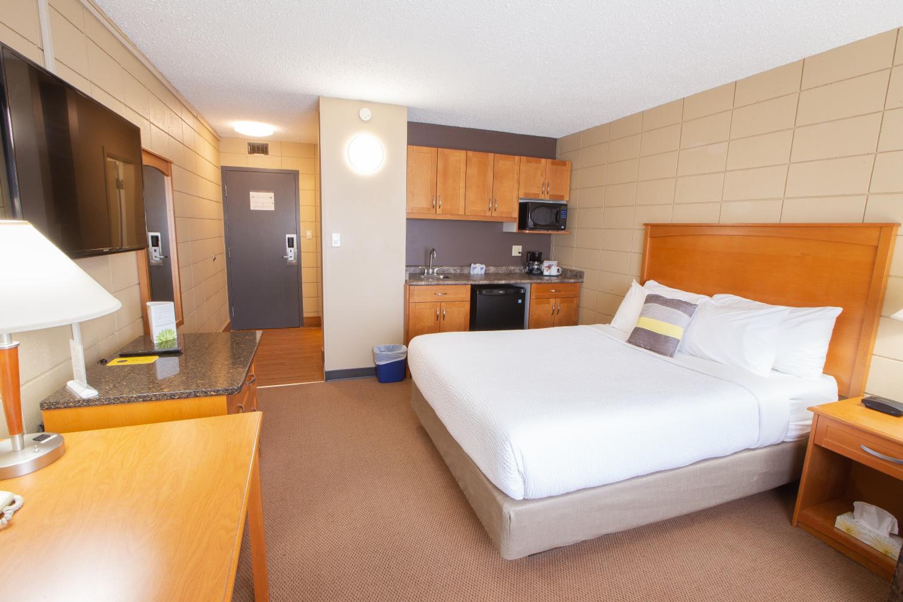 Deluxe Queen Room - Photo 3