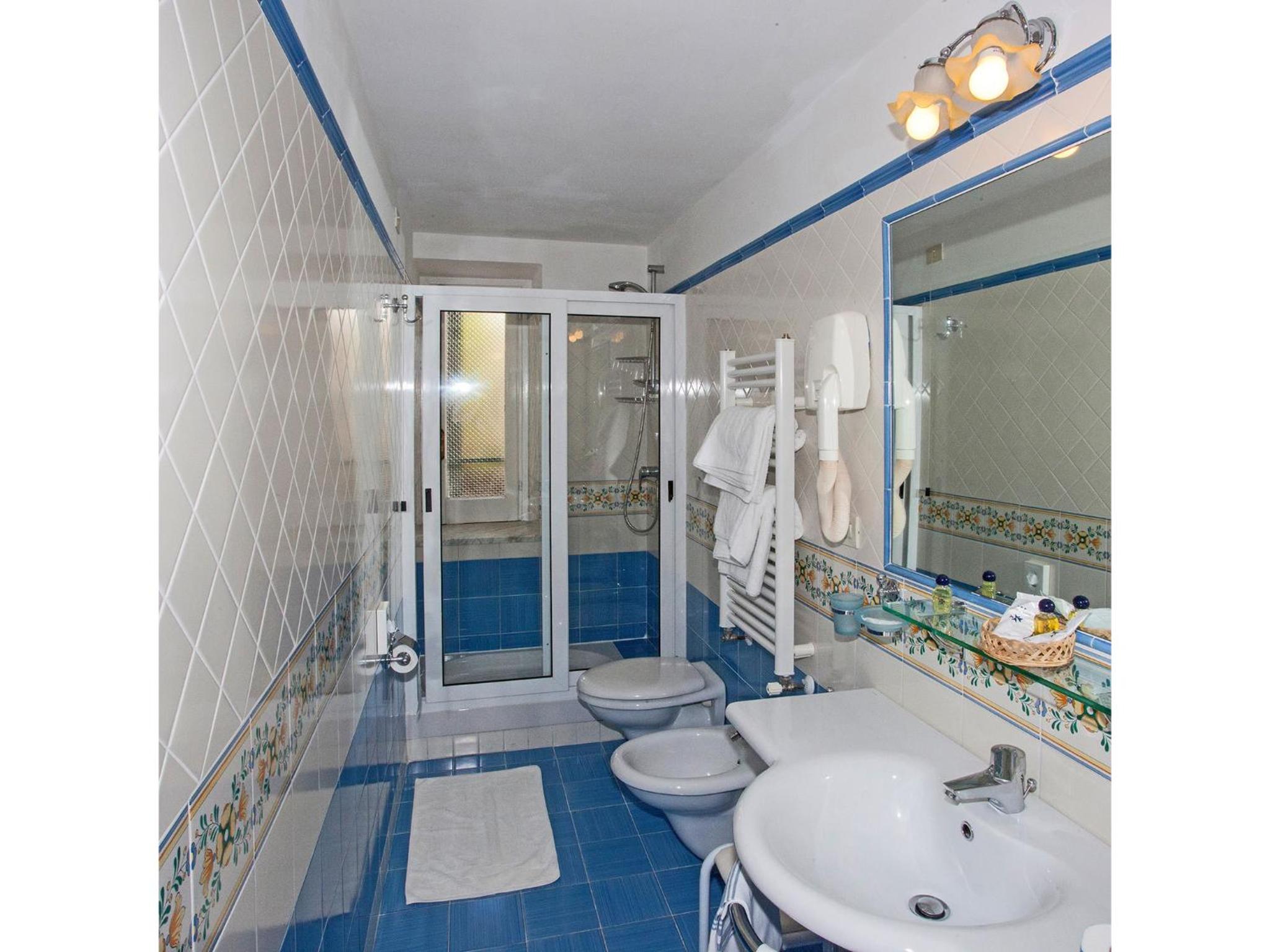 Classic Triple Room - Photo 5