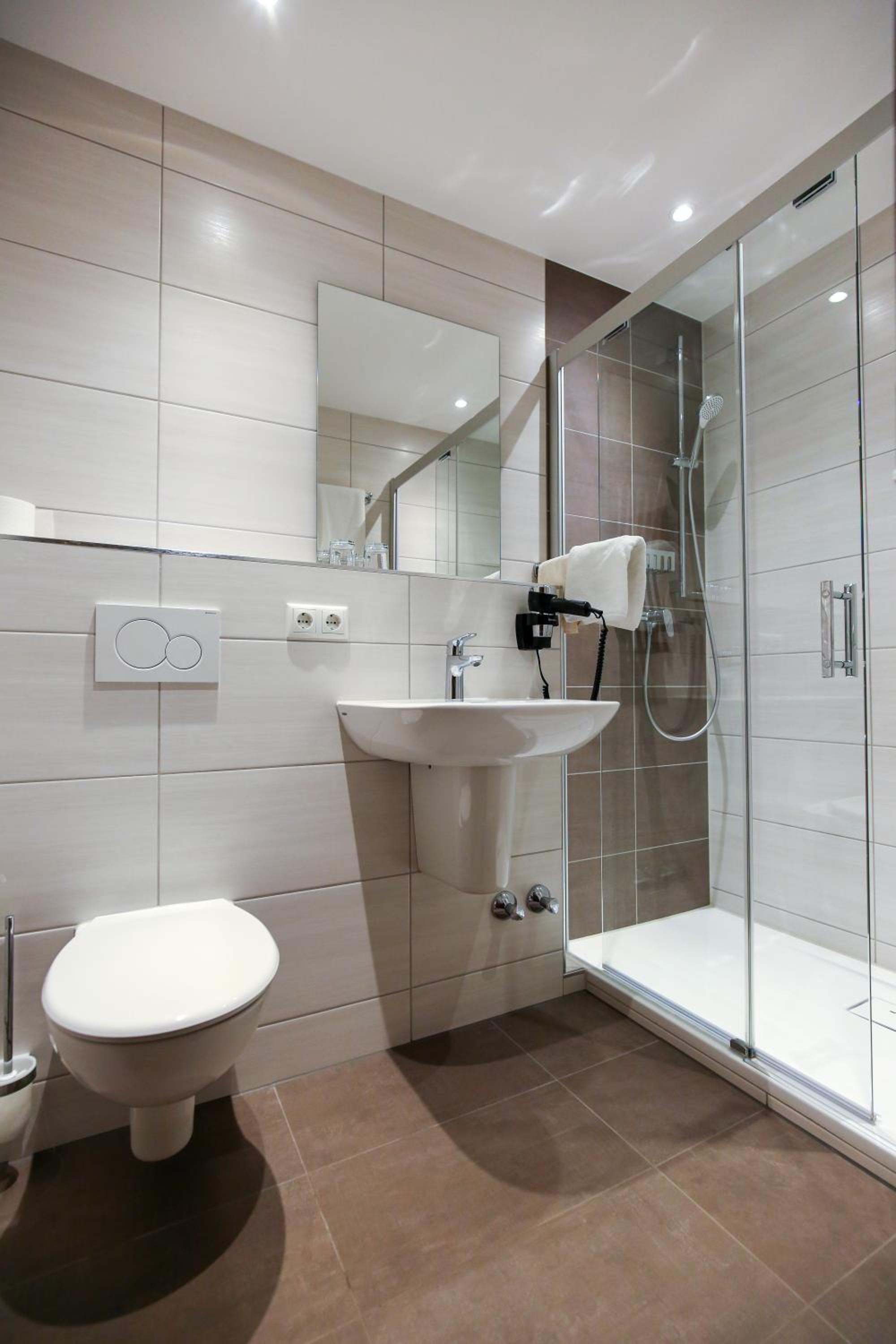Double Room - Photo 2