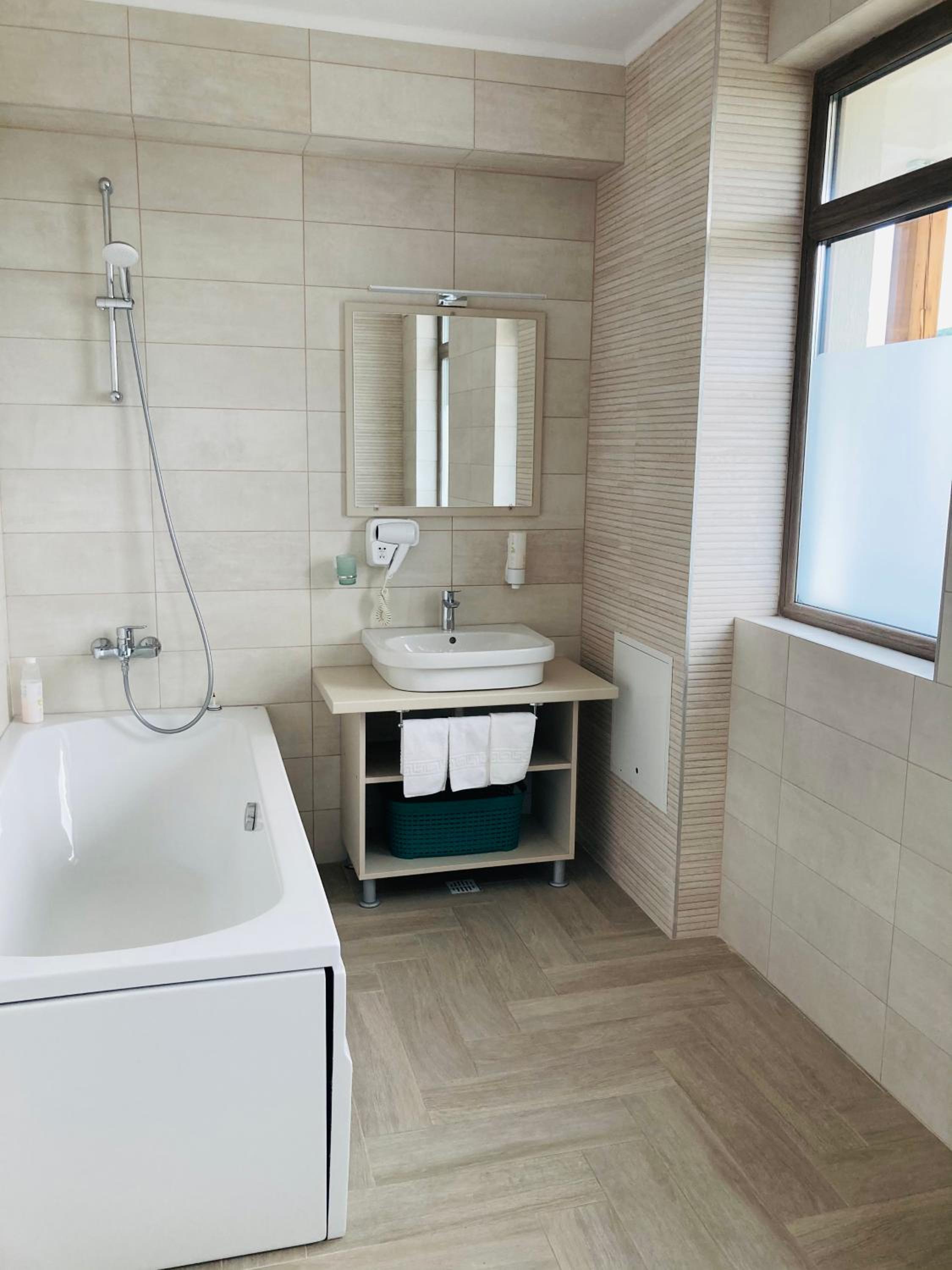 Triple Room - Photo 5