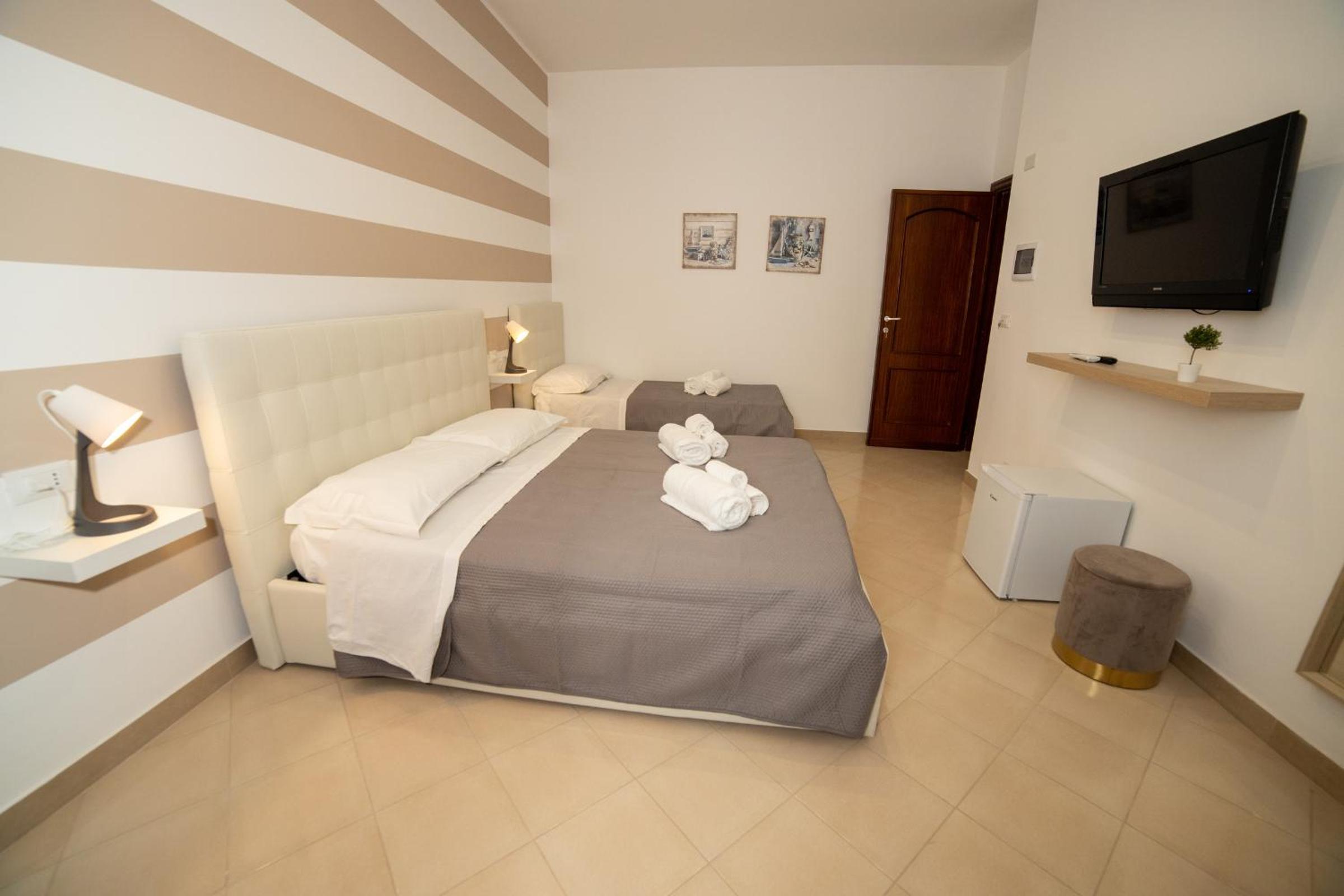Triple Room with Balcony photo 3