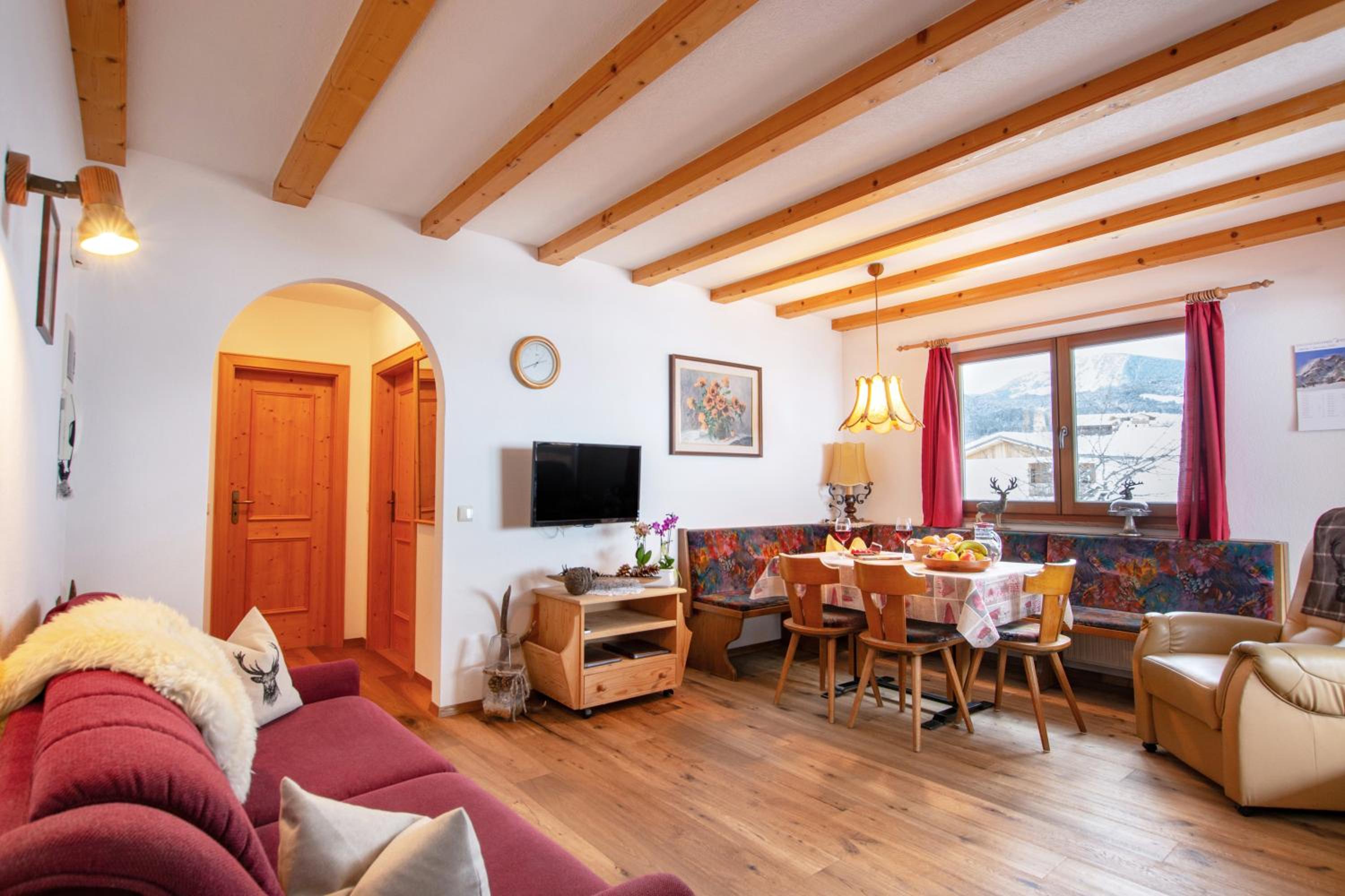 Two-Bedroom Apartment with Balcony photo 2