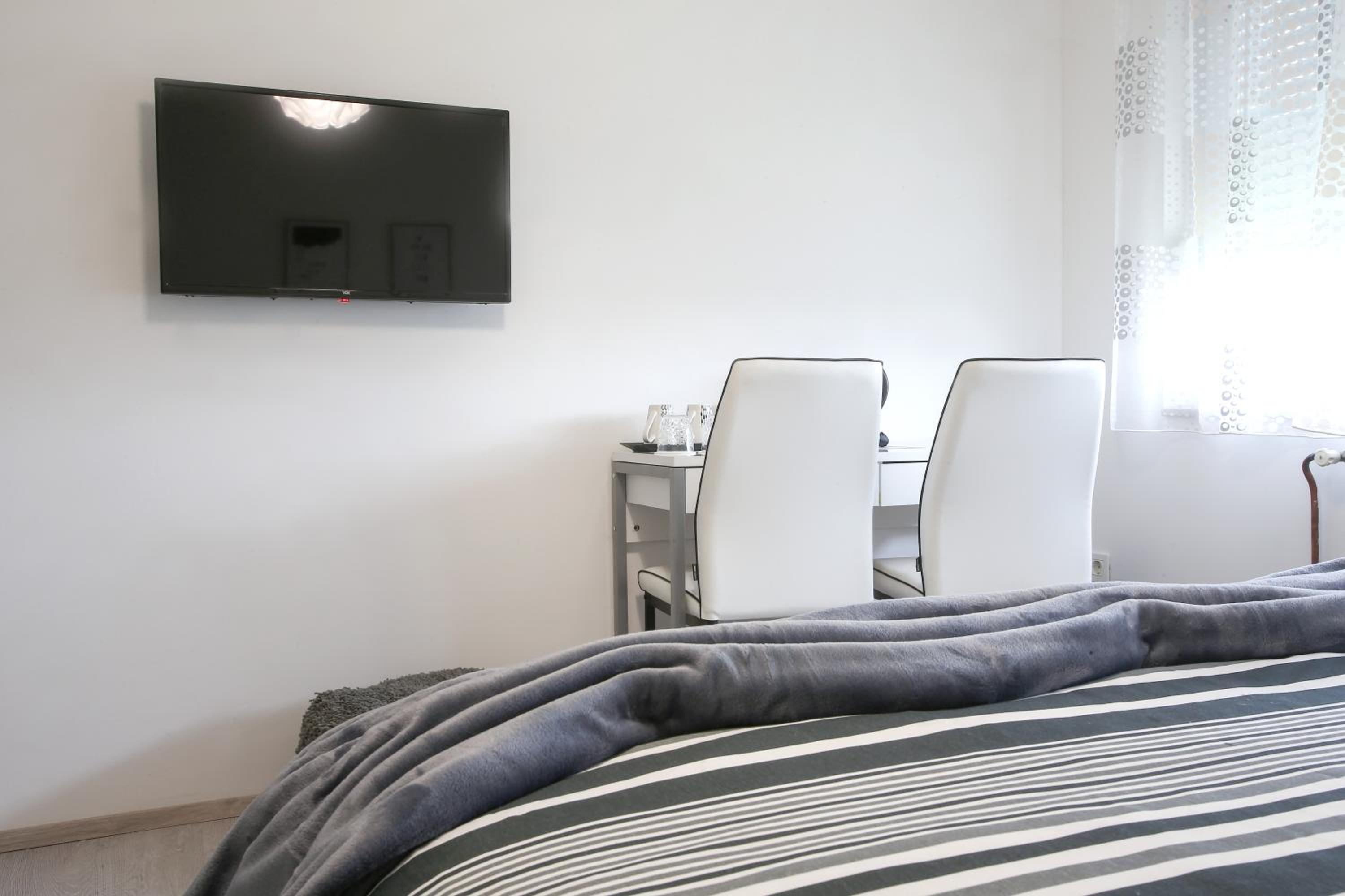 Double Room with Private Bathroom - Photo 1