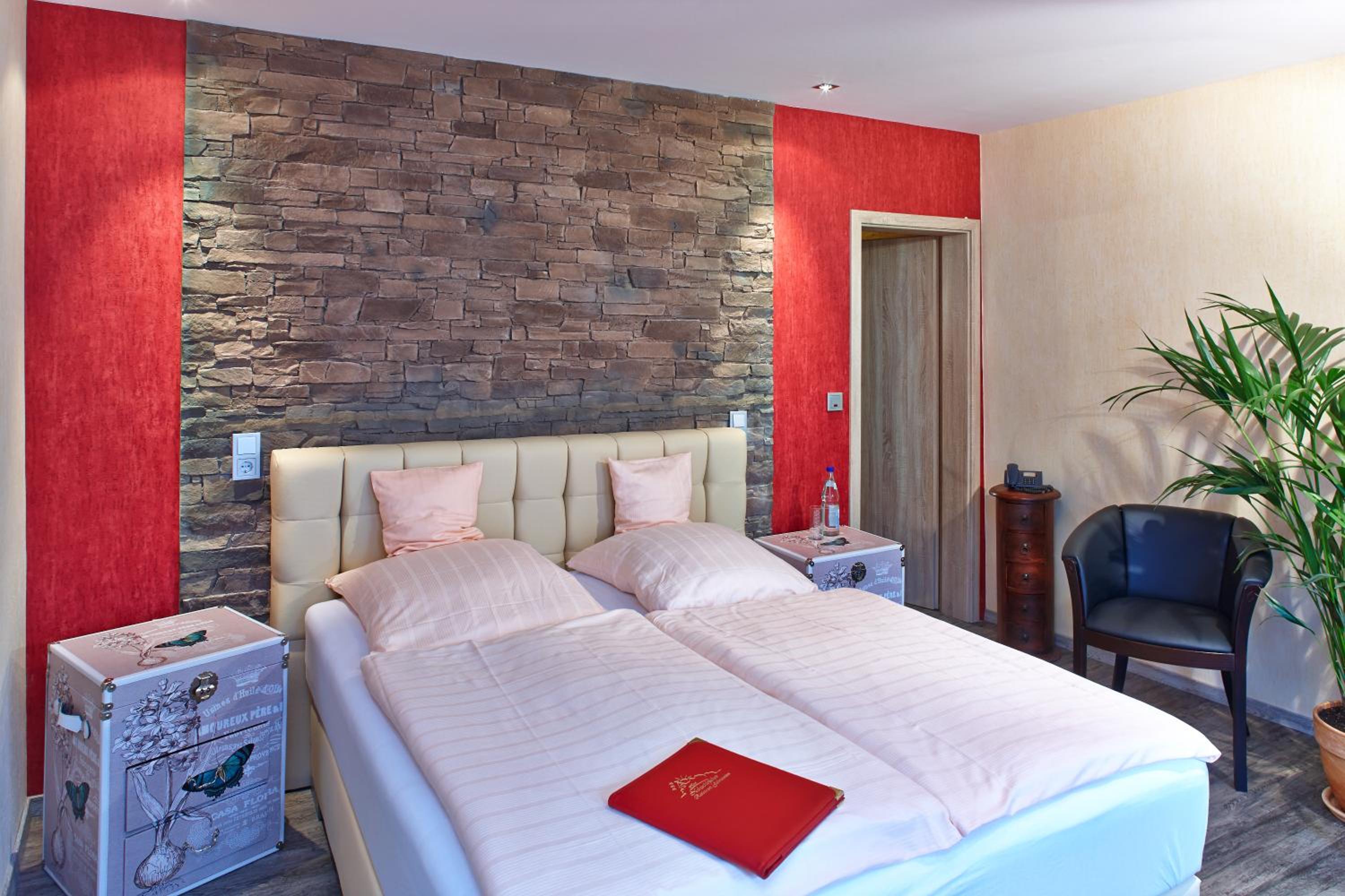 Double Room - Photo 8