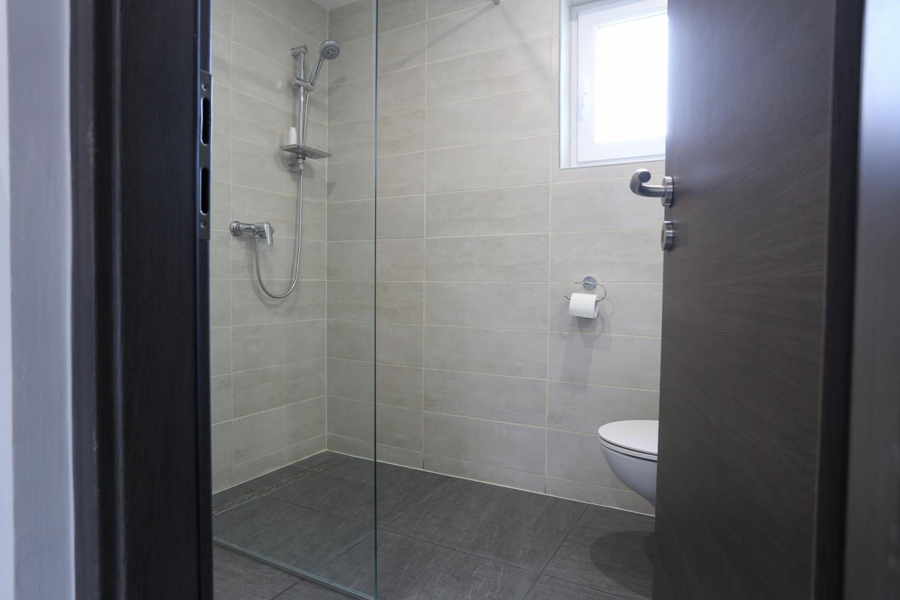 Double Room with Private Bathroom - Photo 3