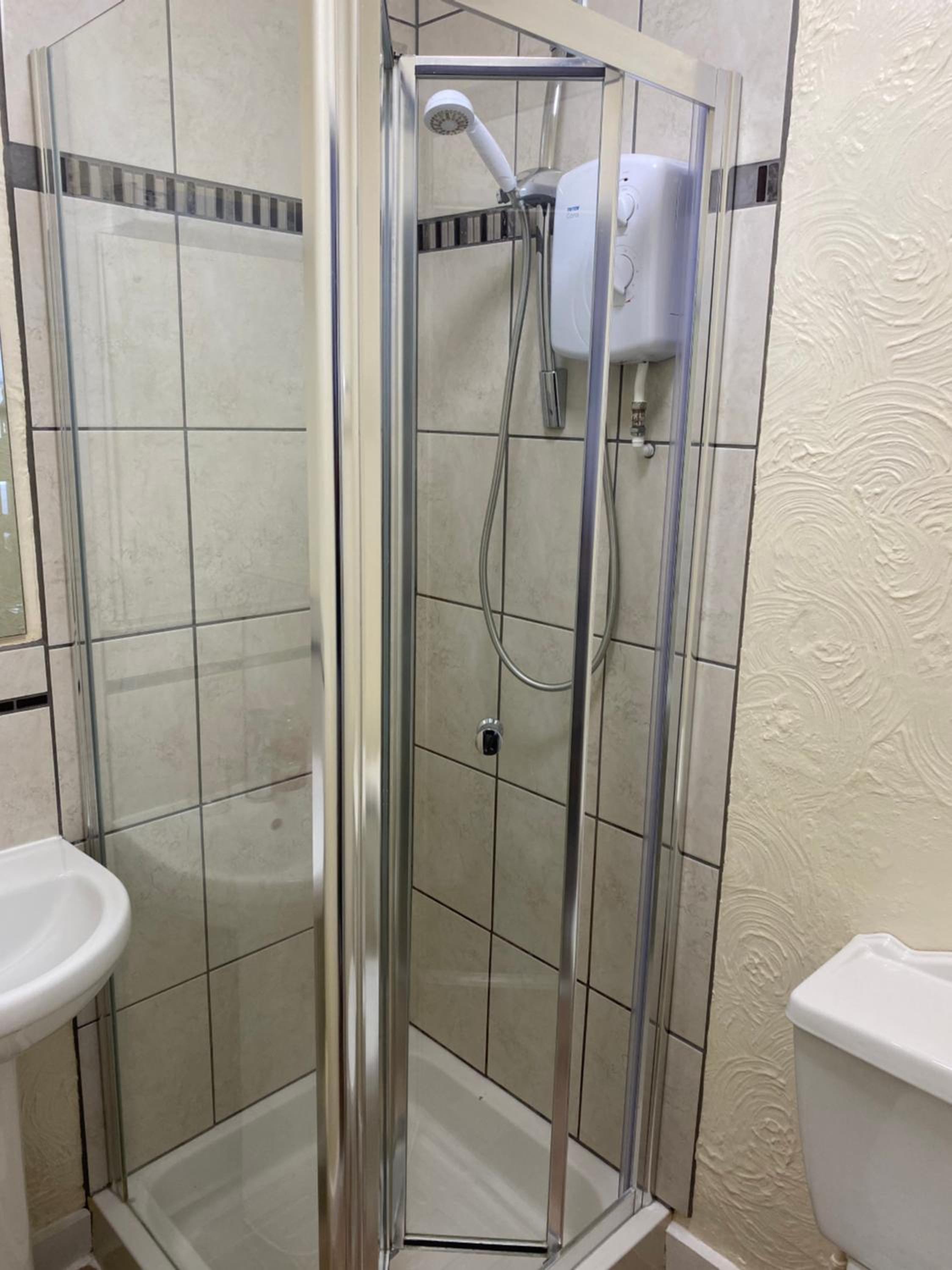 Family Room with Private Bathroom photo 2