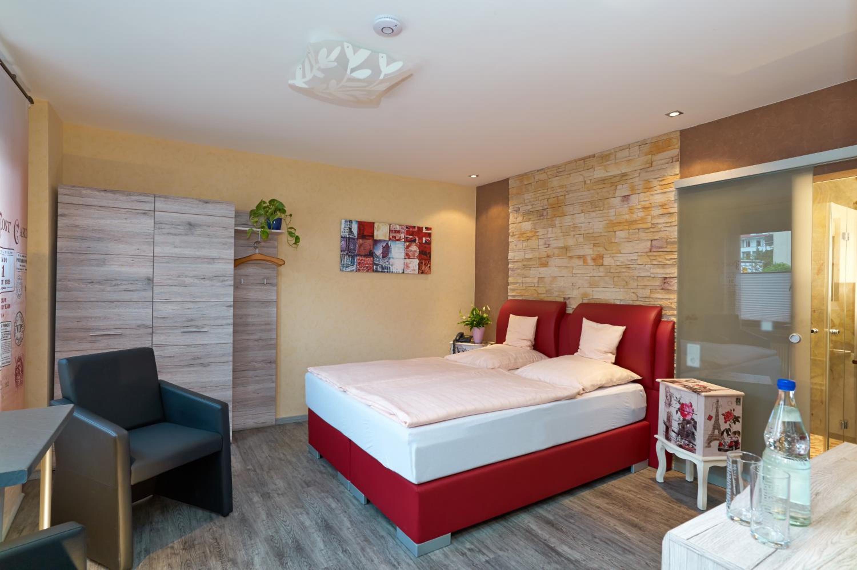 Double Room - Photo 1