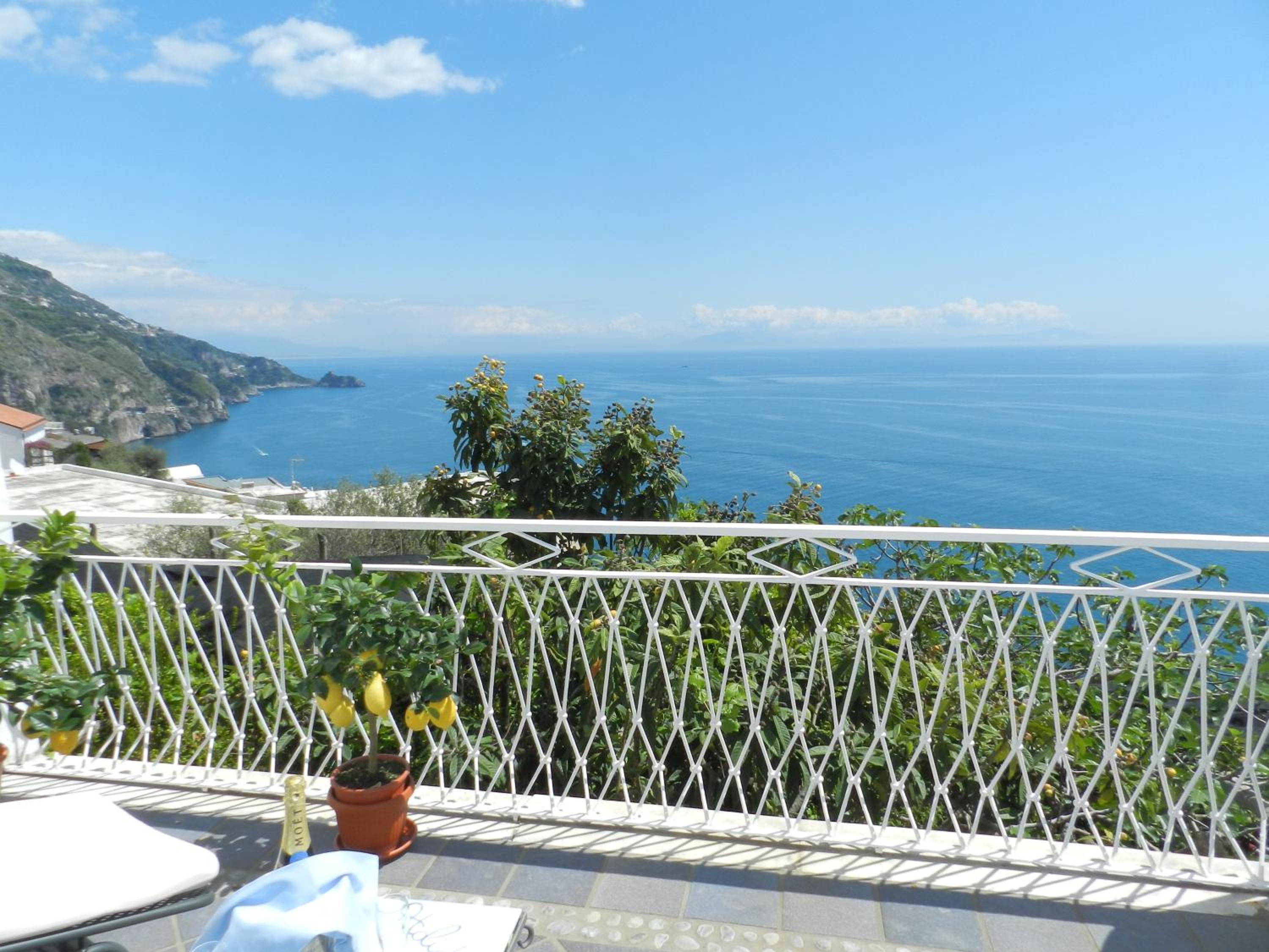 Superior Double Room with Sea View - Photo 5