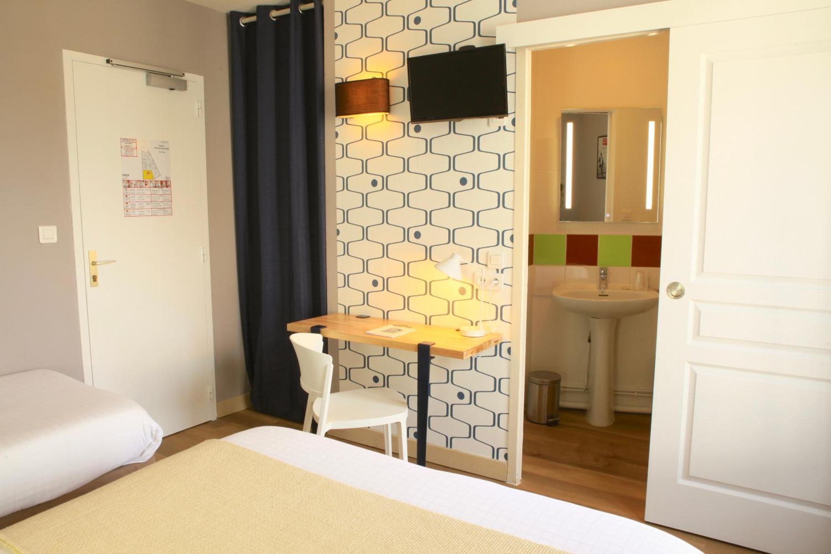 Classic Triple Room - Castle View
