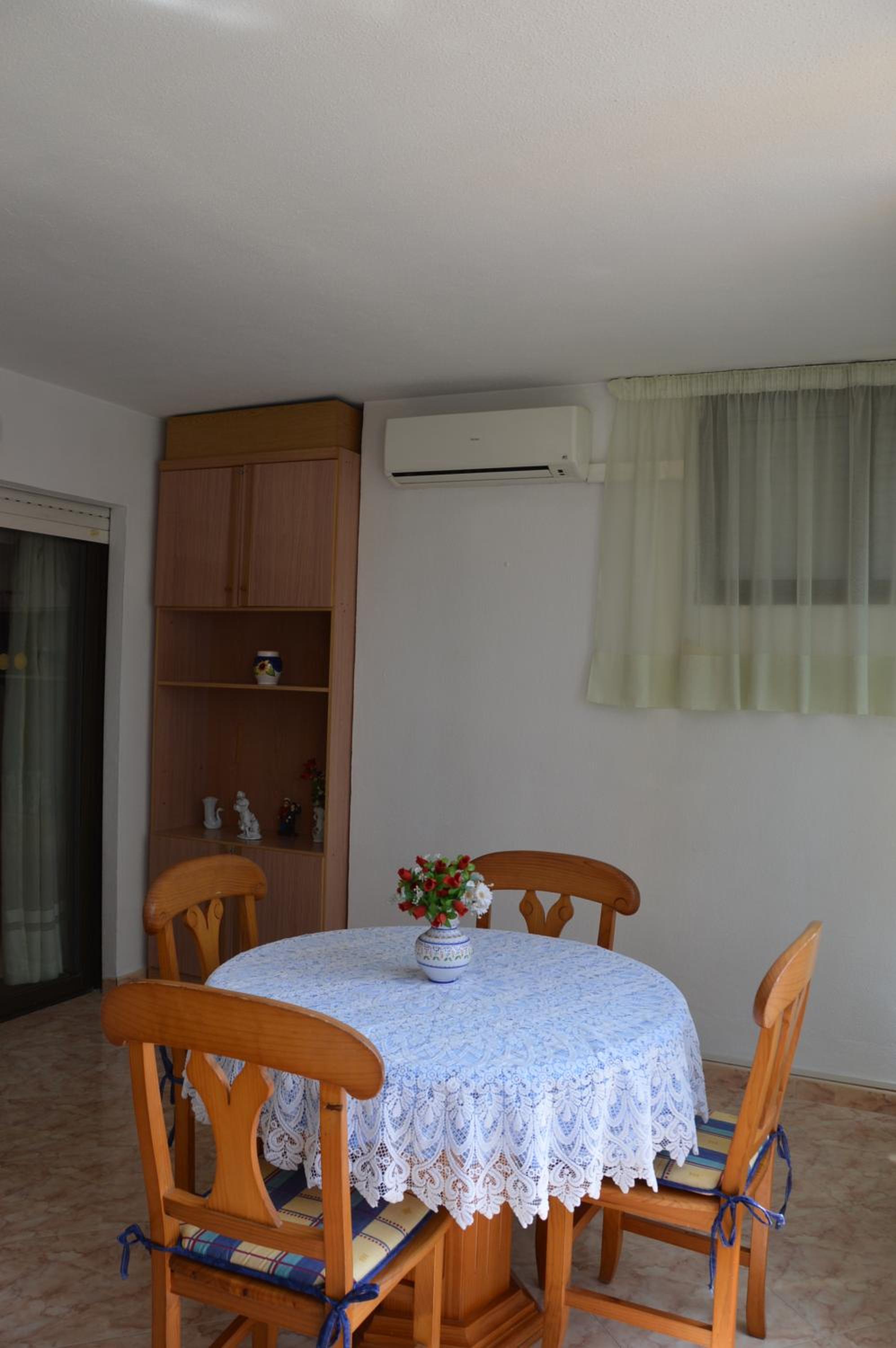 One-Bedroom Apartment - Photo 32
