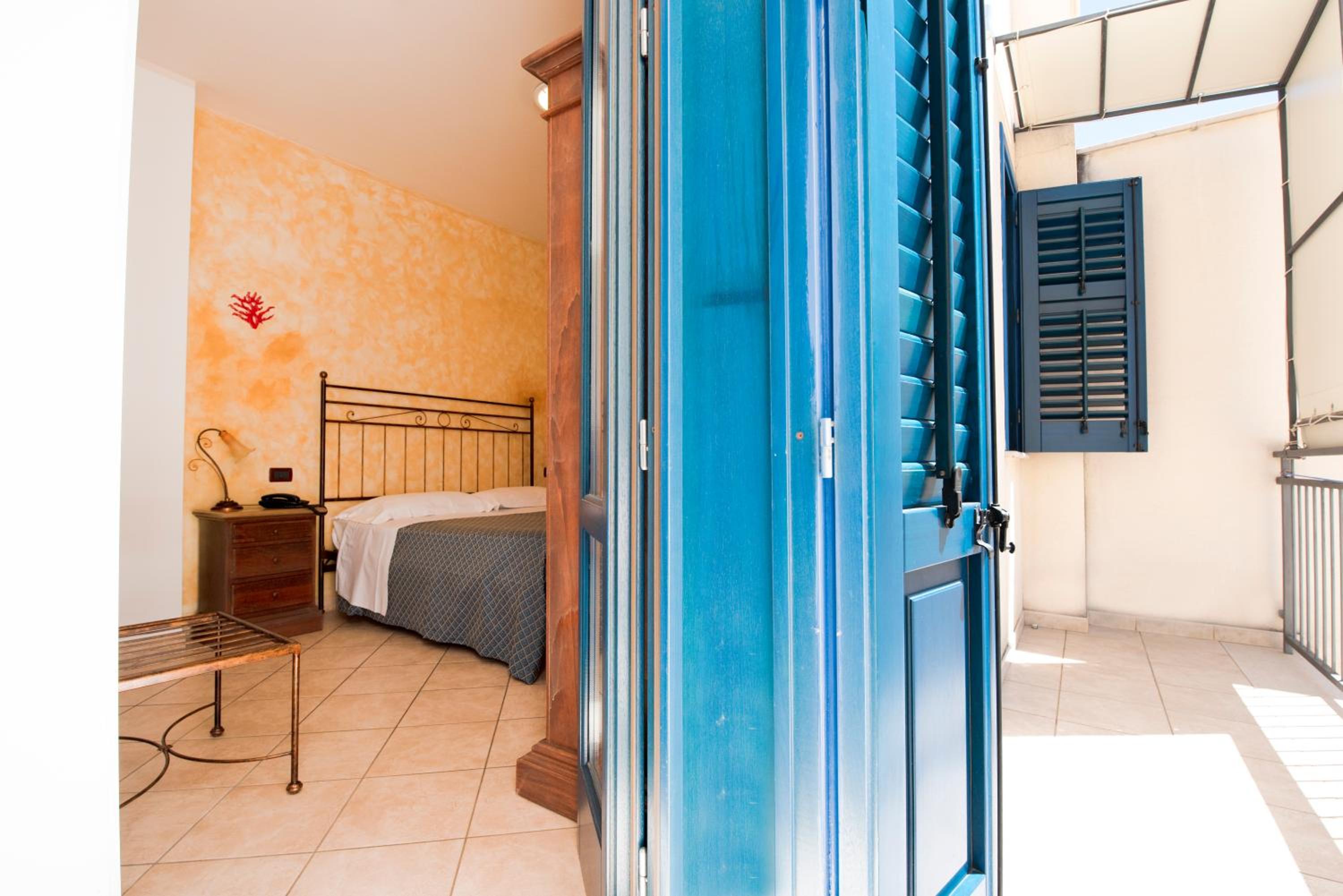 Double Room with Balcony photo 2