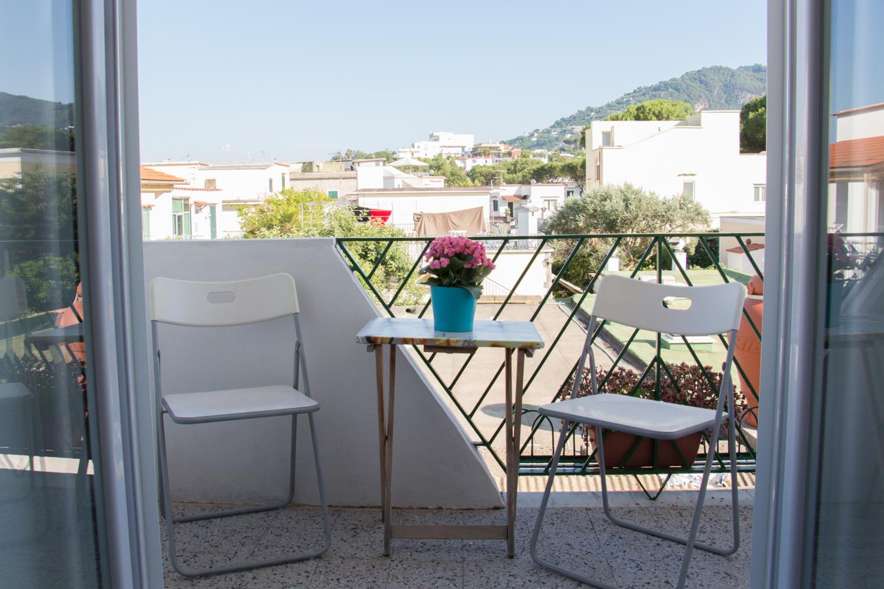 Double or Twin Room with Balcony - Photo 11