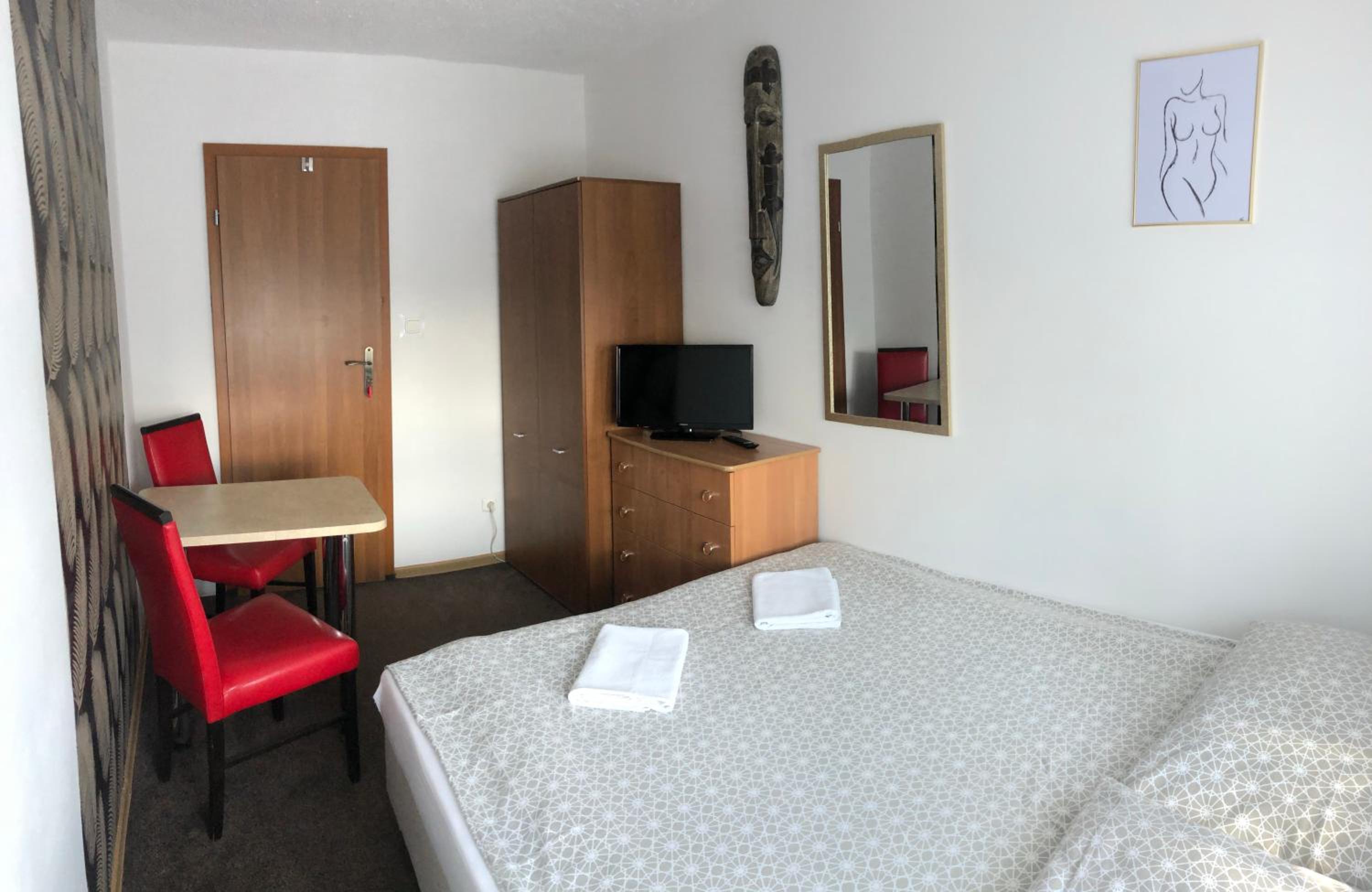 Double Room - Photo 1