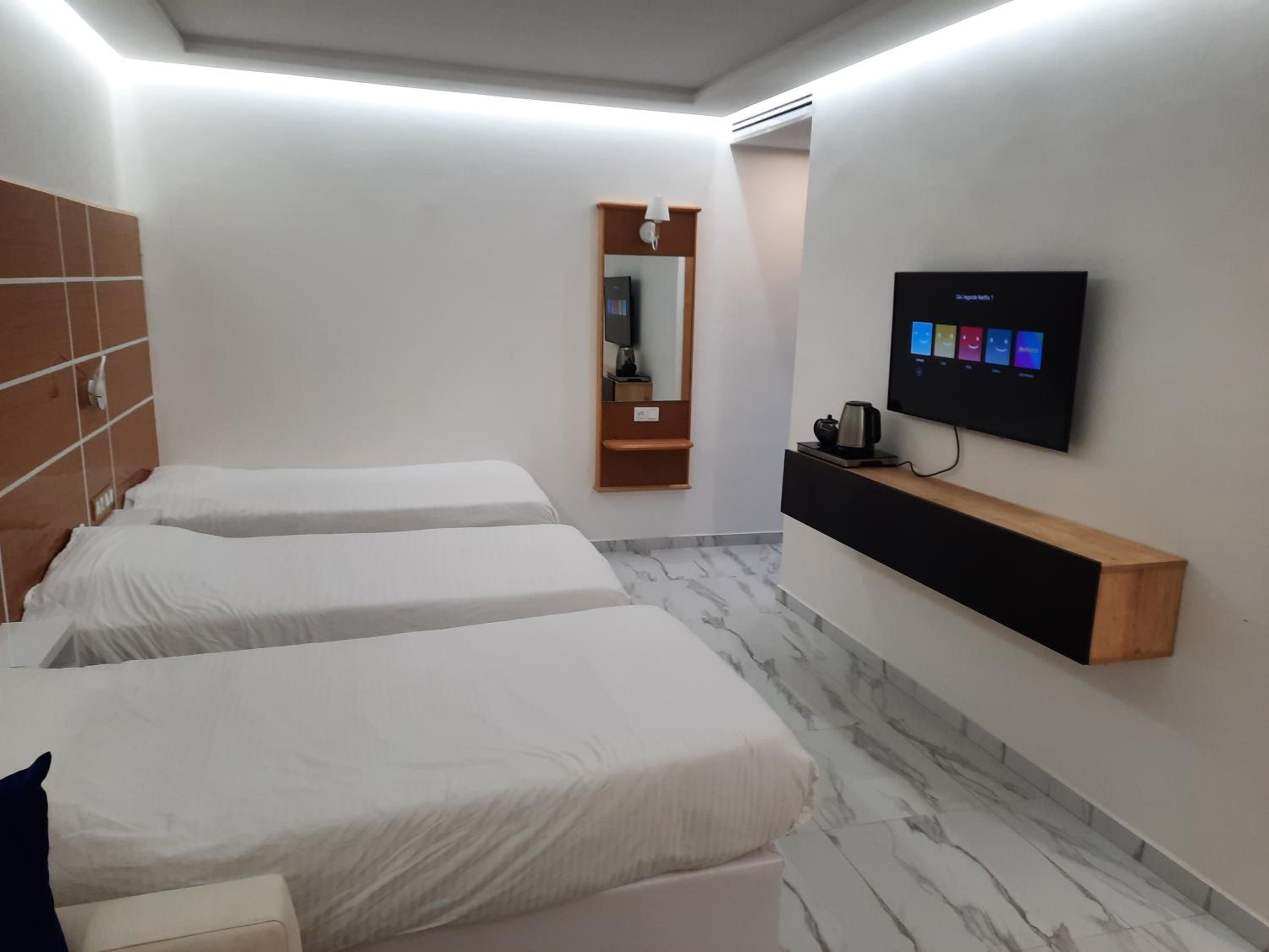 One-Bedroom Apartment - Photo 12