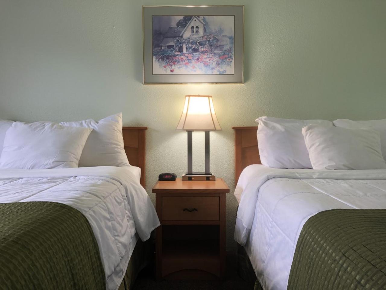 Double Room with Two Double Beds - Non-Smoking - Photo 8