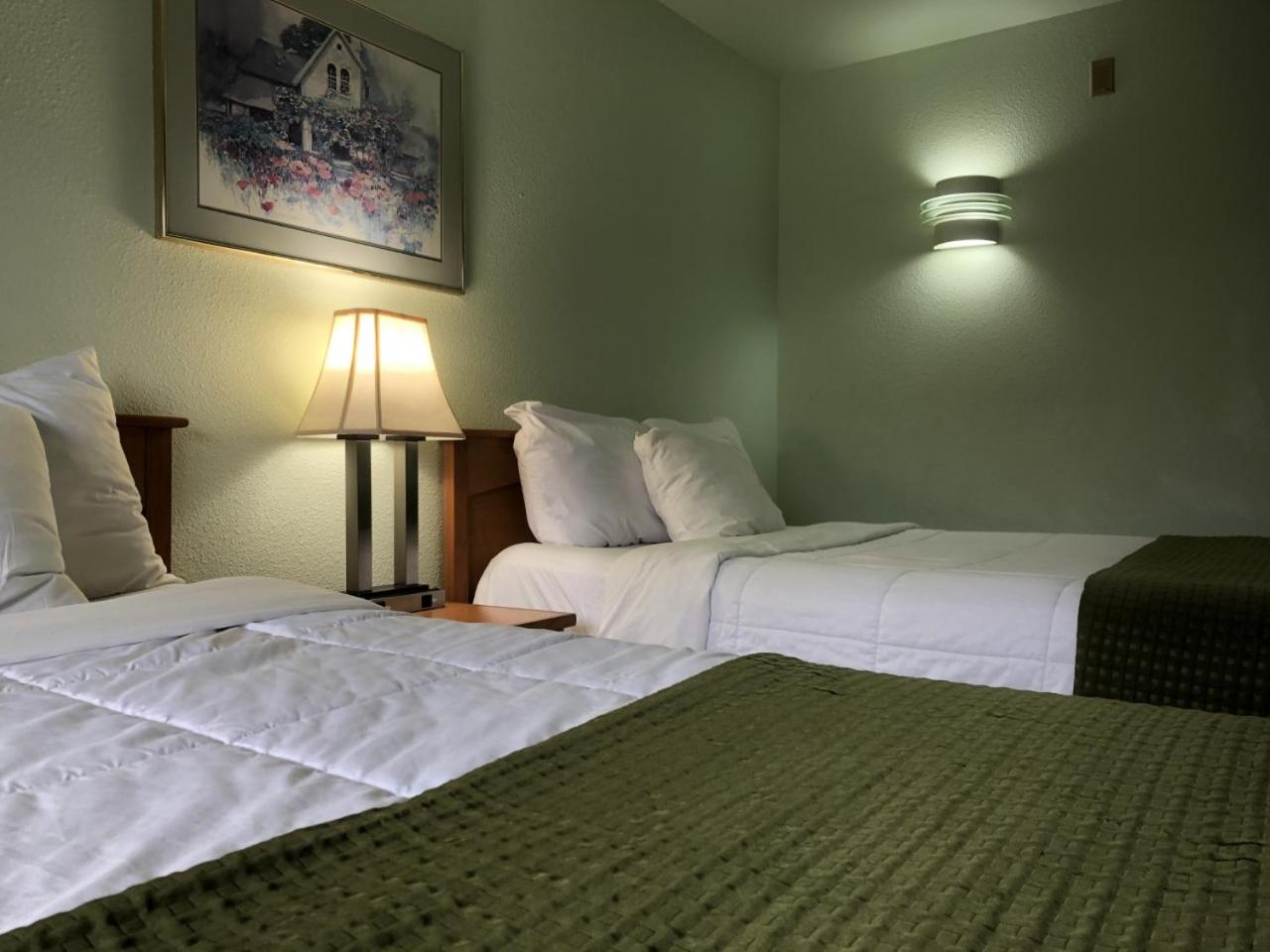 Double Room with Two Double Beds - Non-Smoking - Photo 2