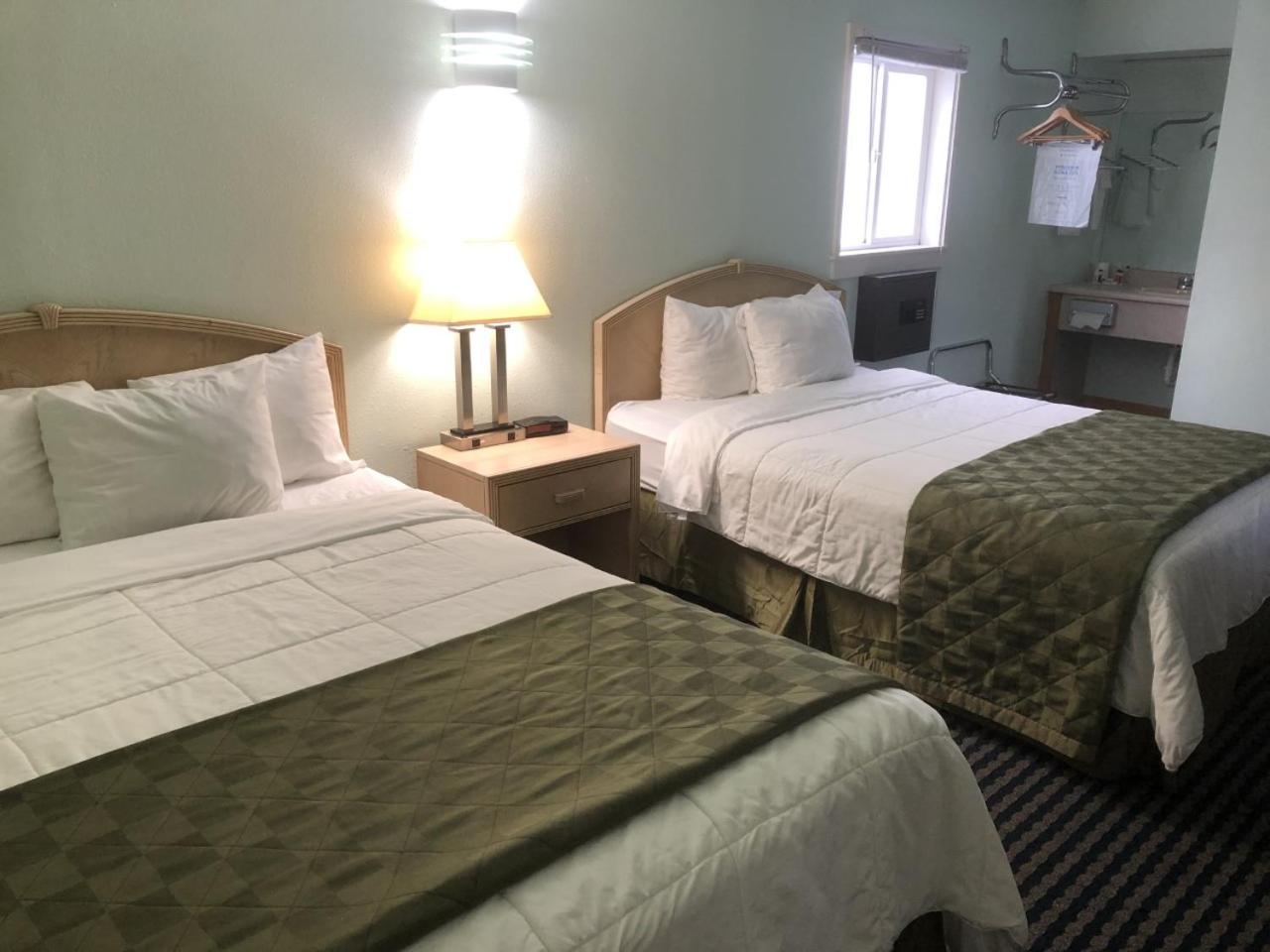 Double Room with Two Double Beds - Non-Smoking - Photo 5