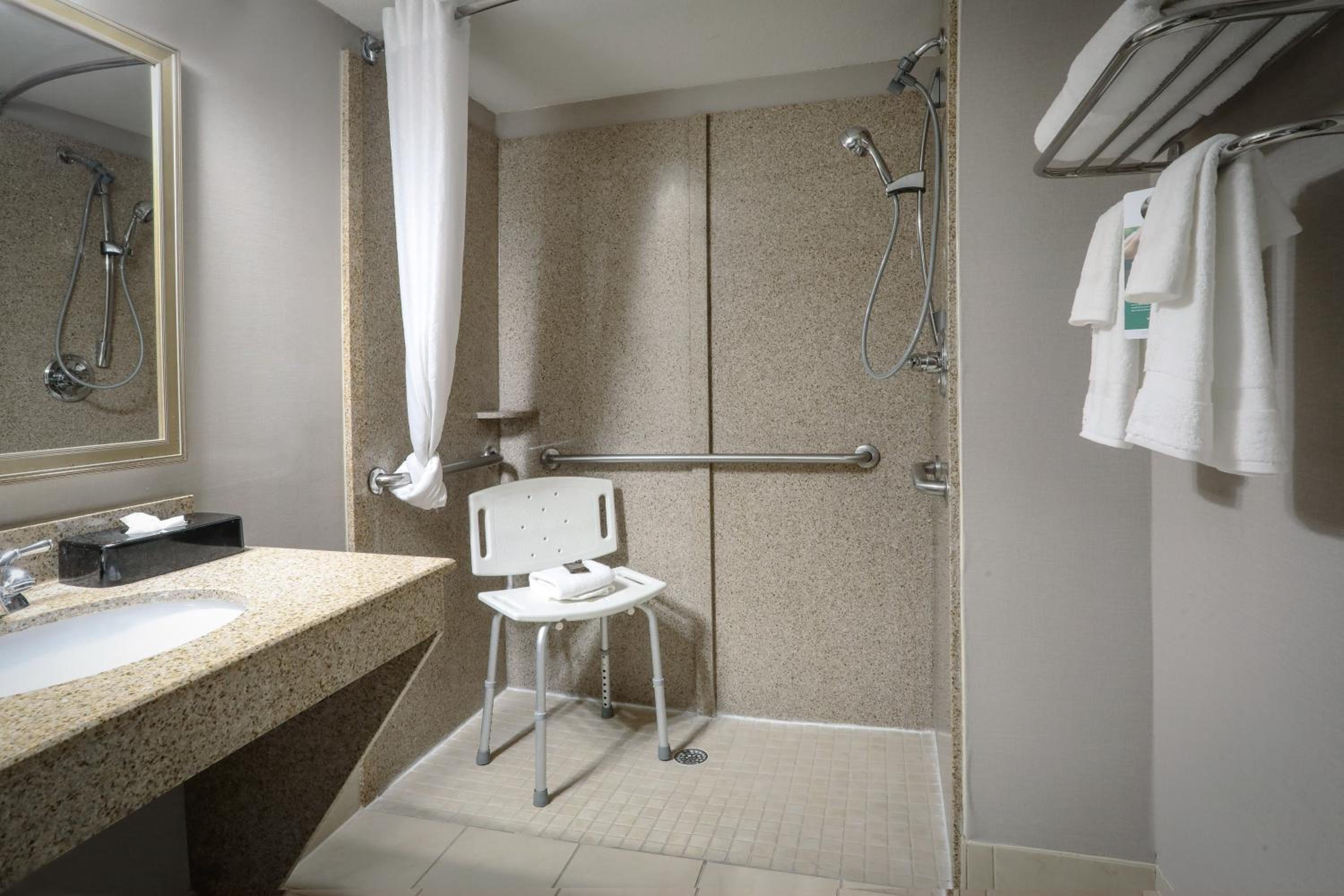 King Room - Disability Access/Non-Smoking - Photo 2