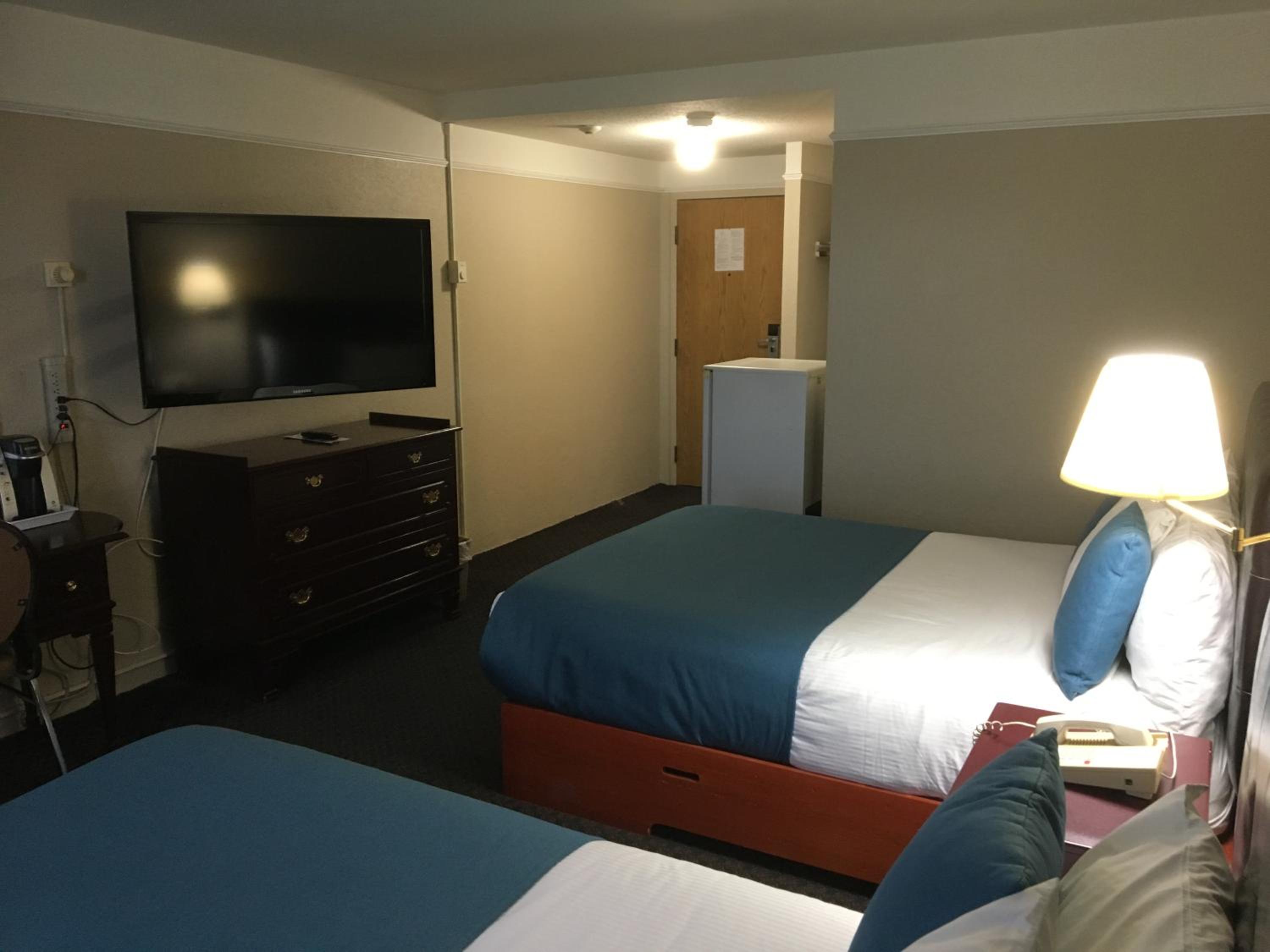 Deluxe Room - Photo 5