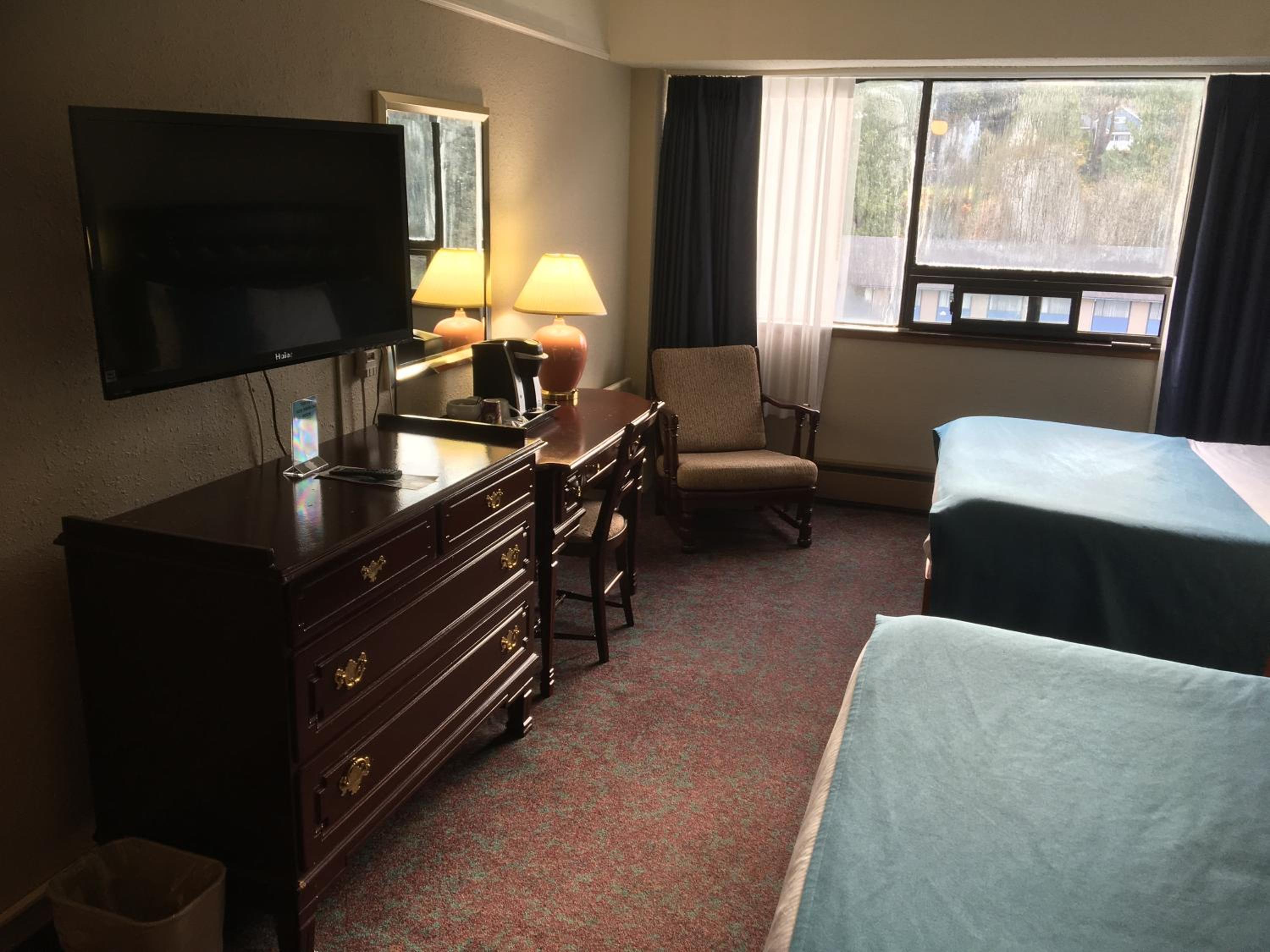 Deluxe Room - Photo 6