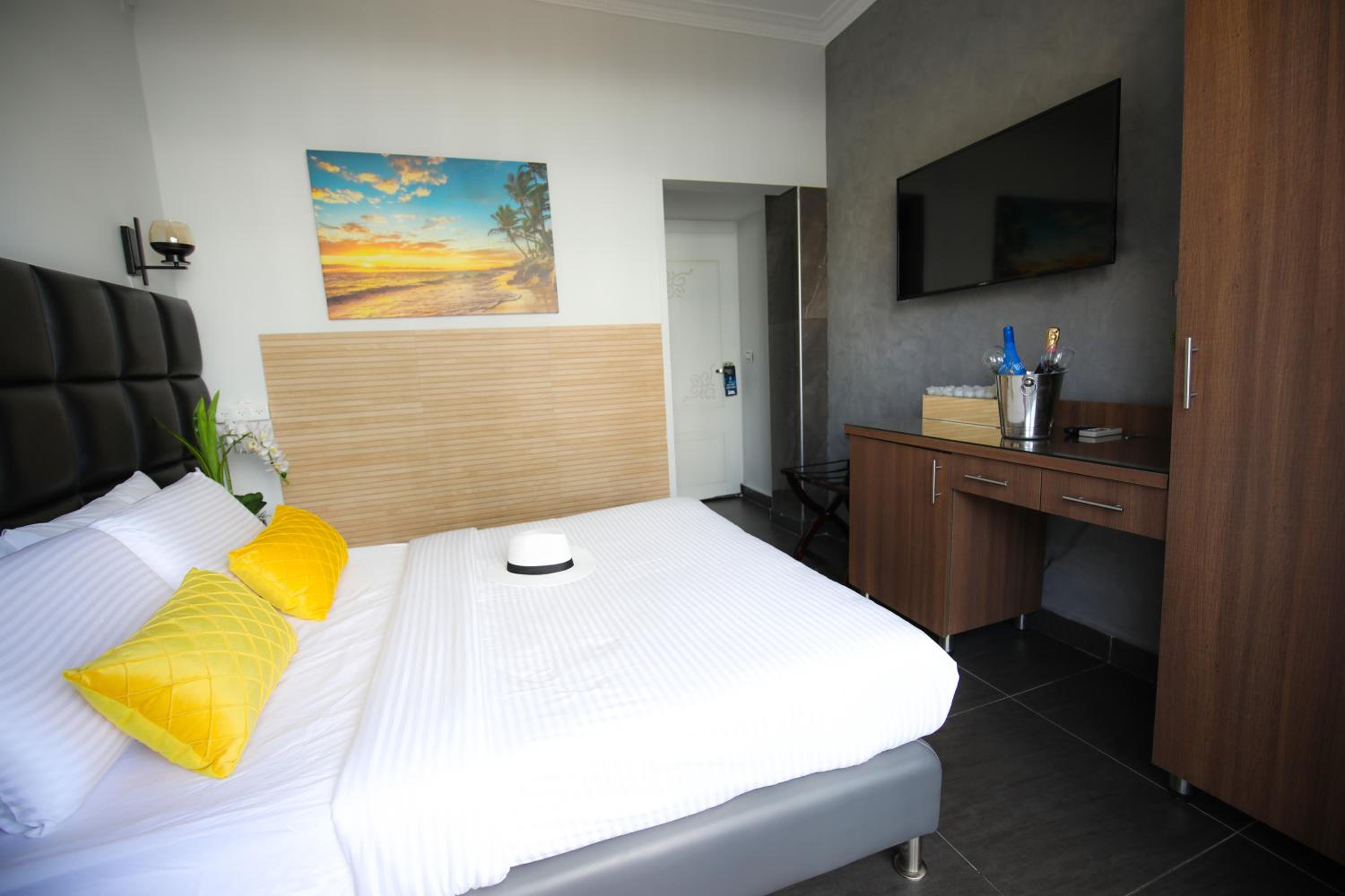 Double Room with Balcony and Sea View photo 2