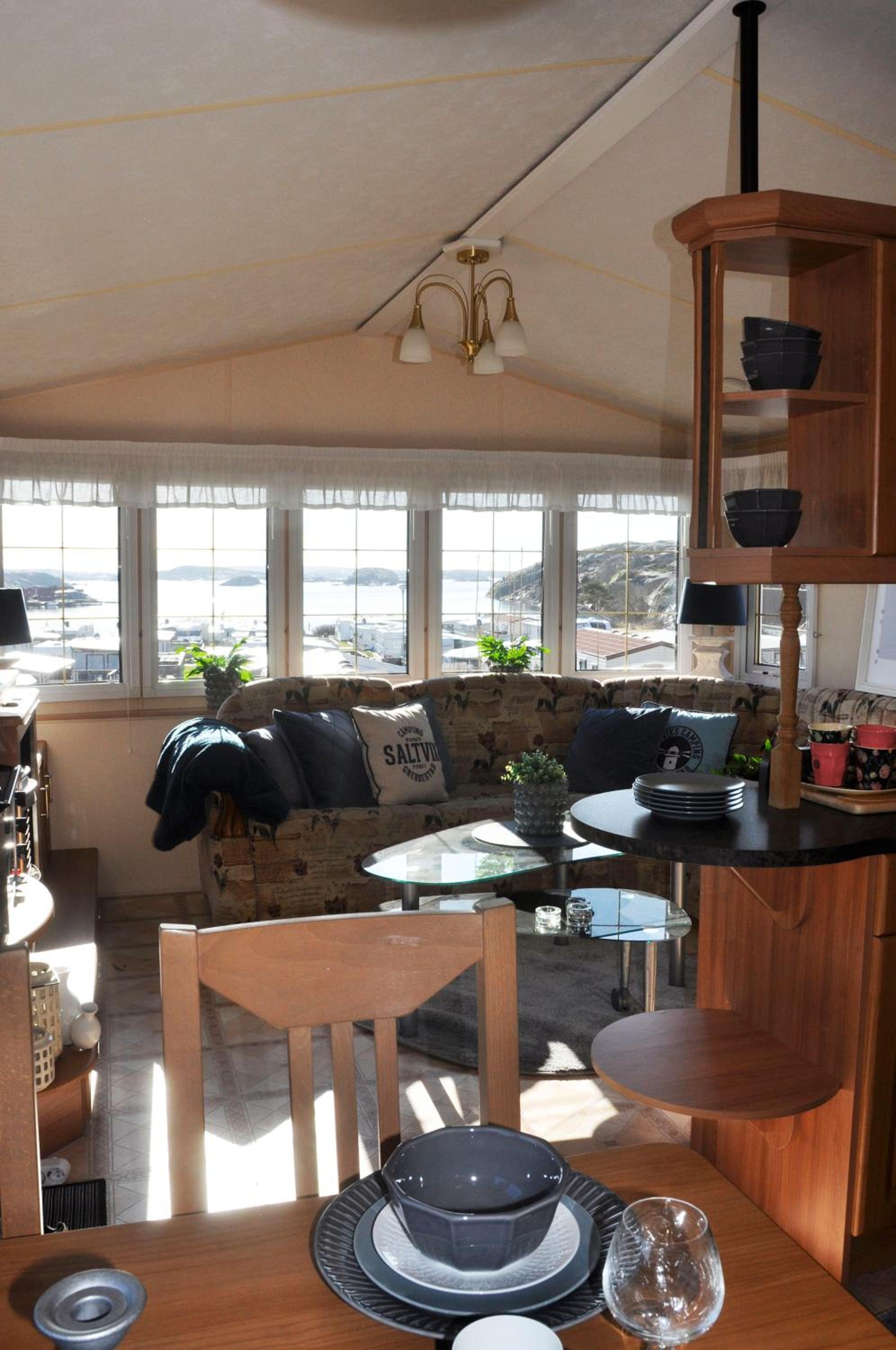 Mobile Home - Photo 4