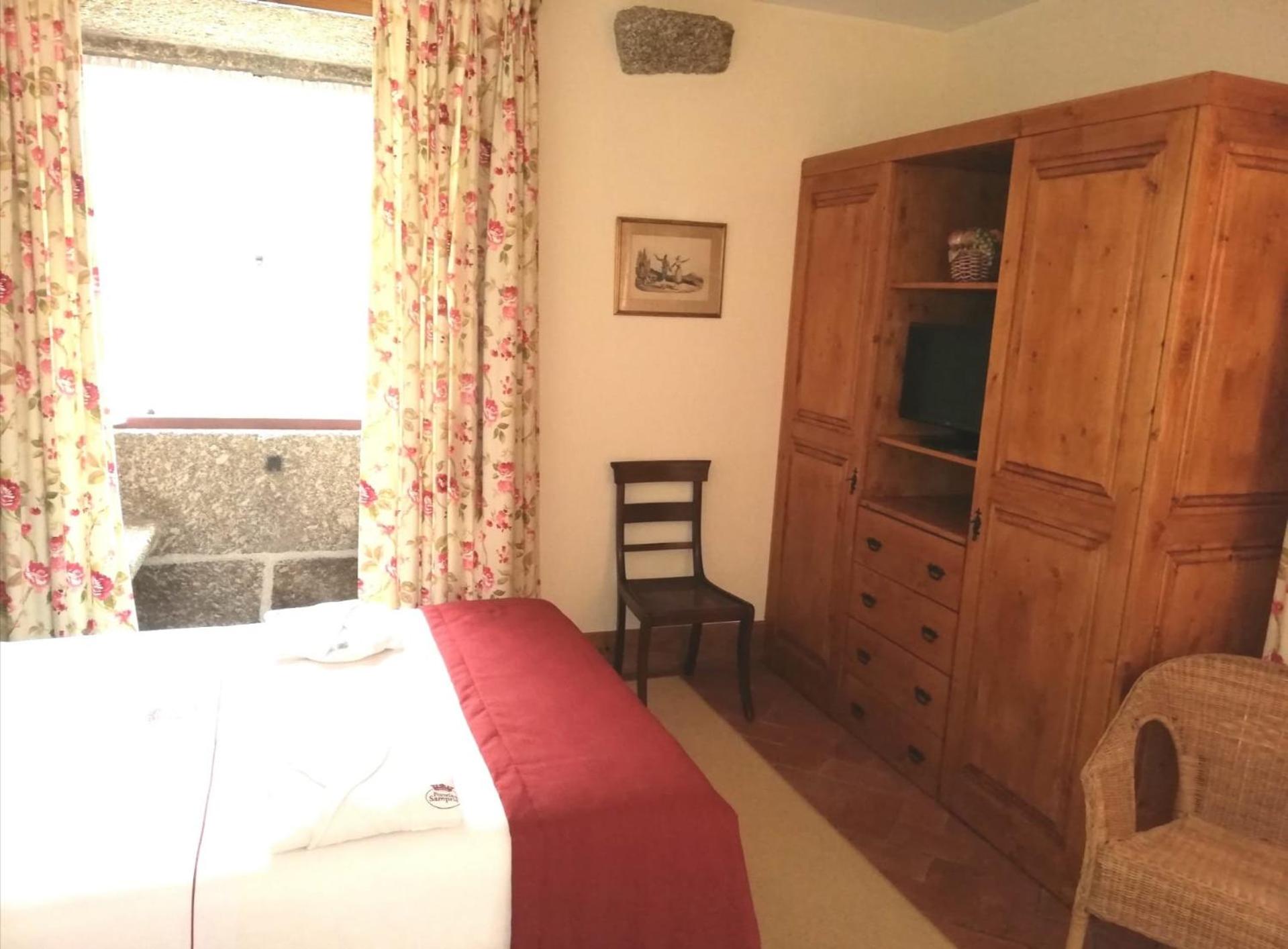 Double or Twin Room photo 3
