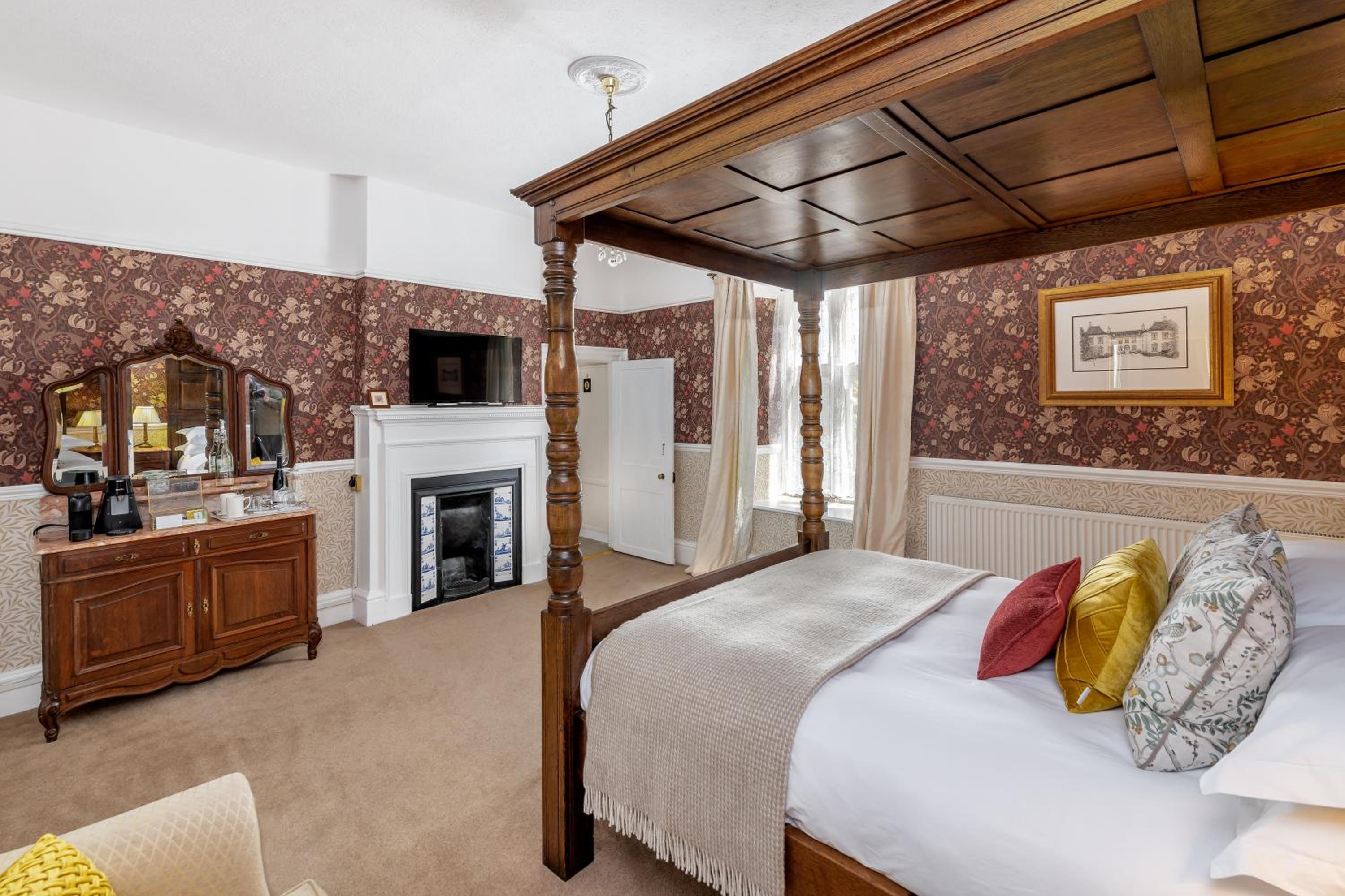 Deluxe King Room photo 3