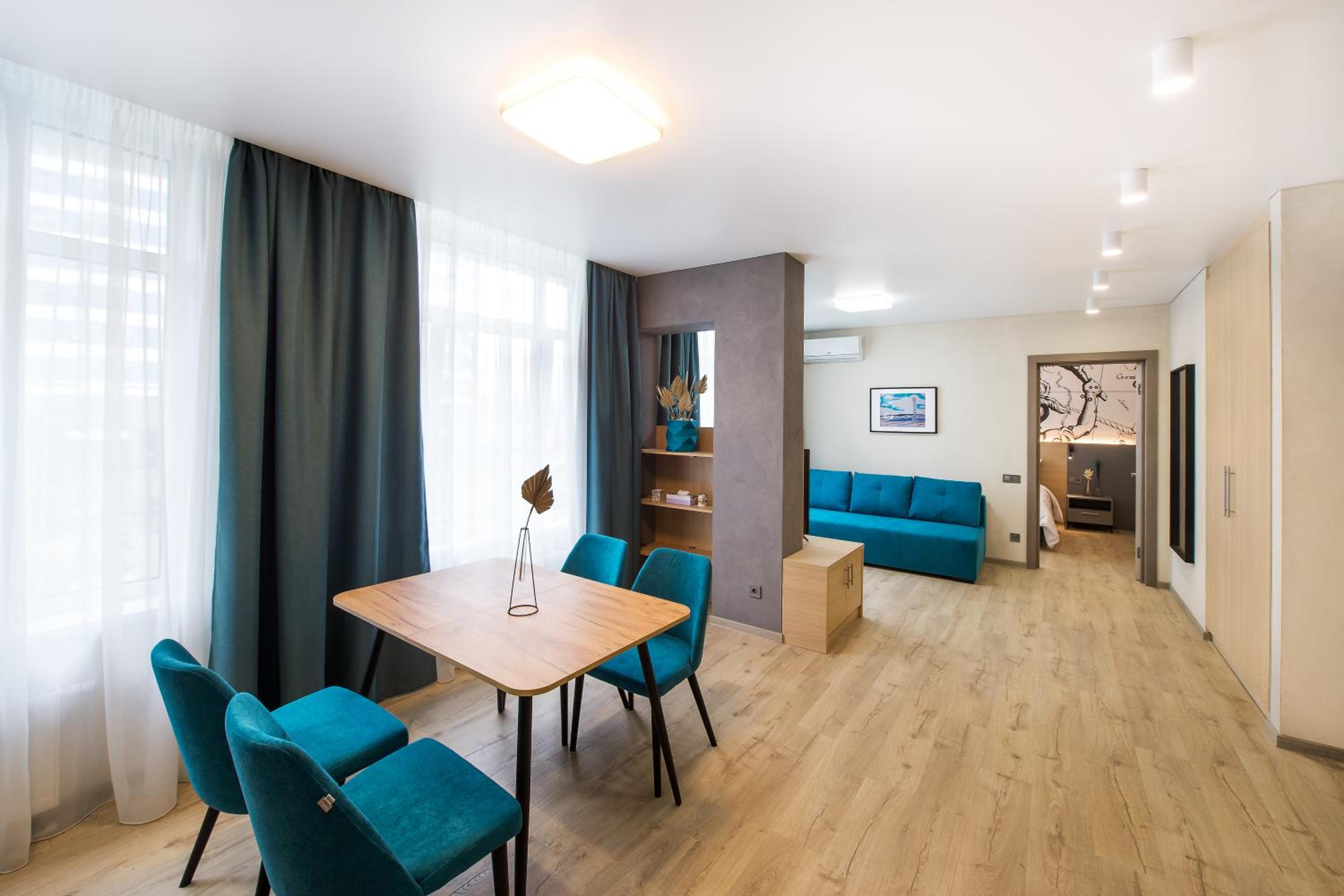 Deluxe Suite