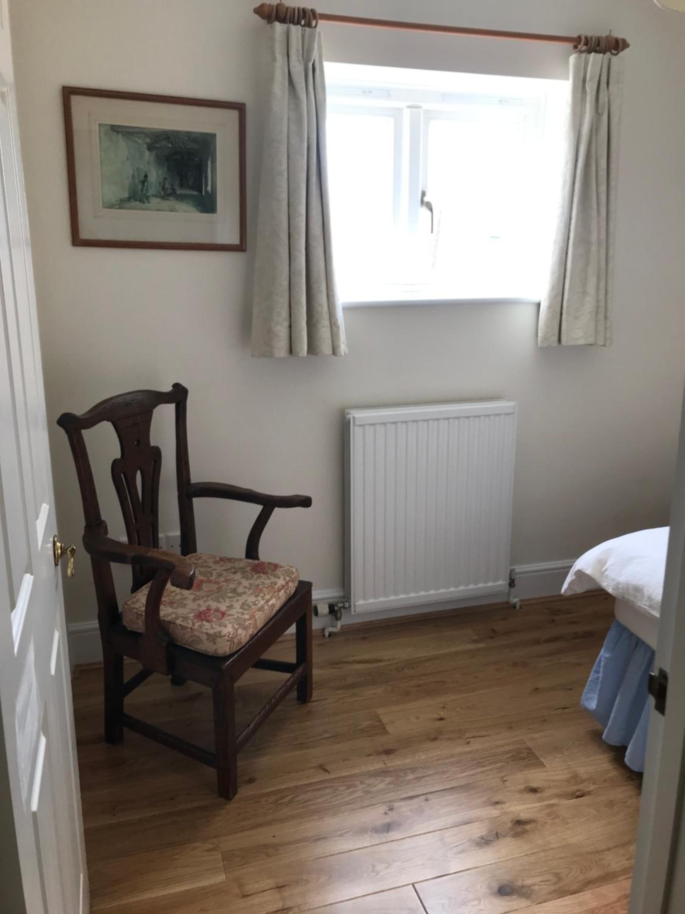 Two-Bedroom Cottage with Garden View - Photo 6
