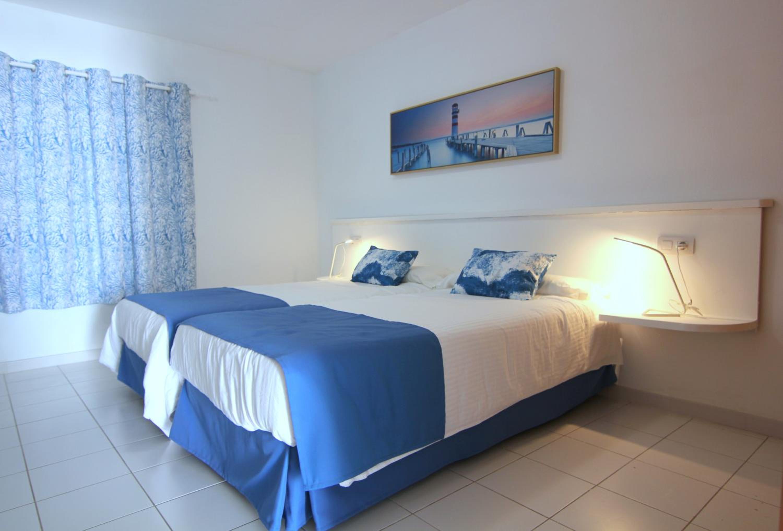 One-Bedroom Apartment (2 Adults + 2 Children) photo 2