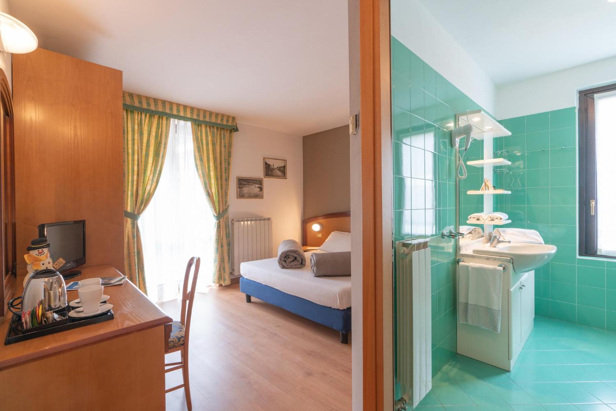 Superior Double or Twin Room with Terrace - Photo 1